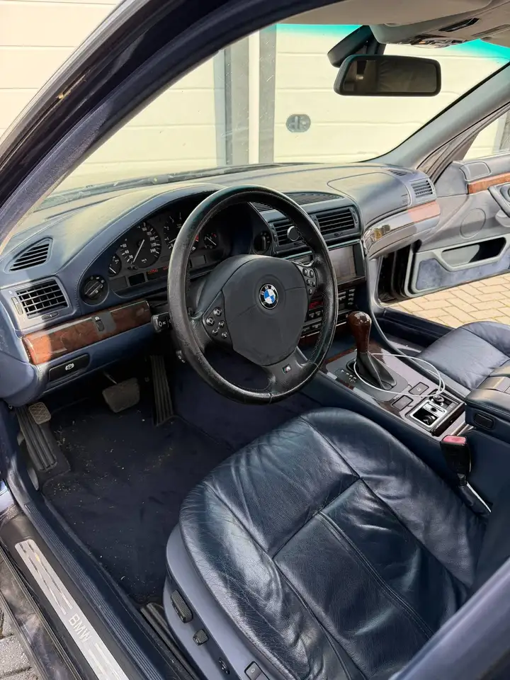 BMW 750i High-Line, foto 9