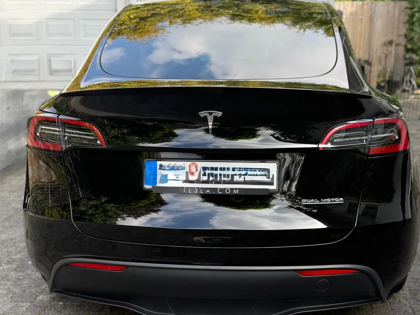 Tesla Model Y Model Y Performance Dual Motor AWD Schwarz - 2