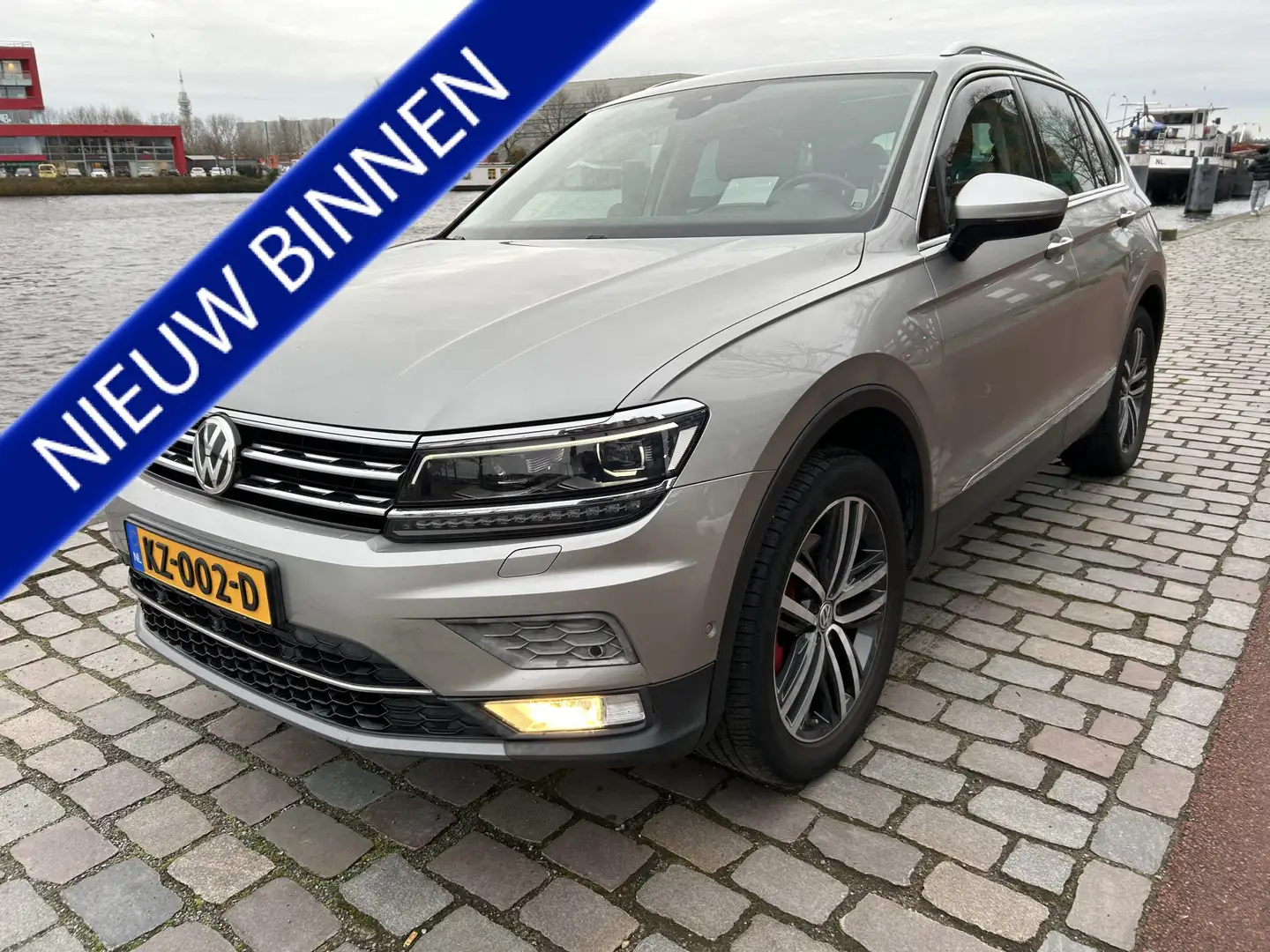 Volkswagen Tiguan 2.0 TSI 4Motion Highline Full Optie !! Nieuwstaat Gris - 1
