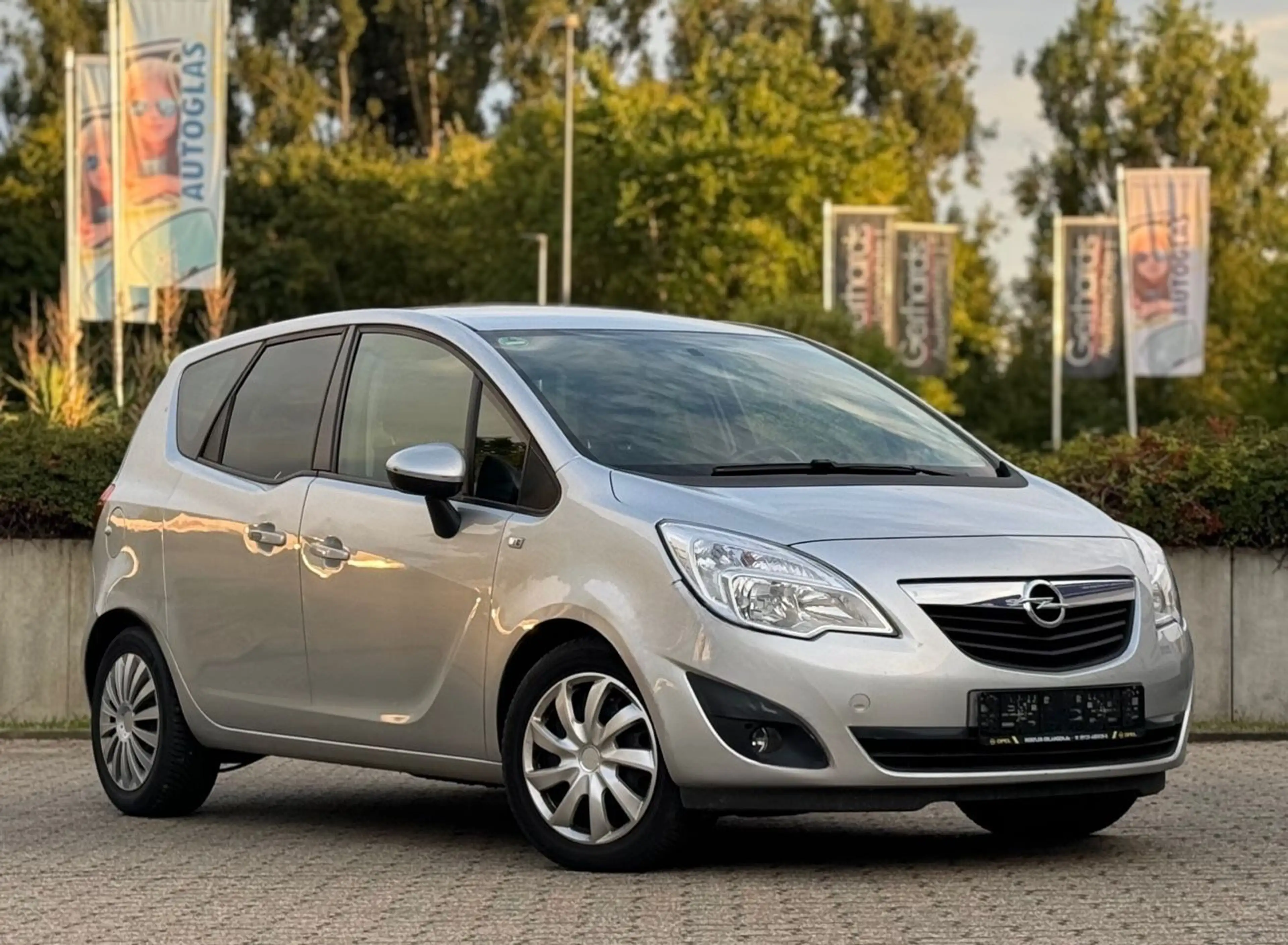 Opel Meriva B Design Edition*AUTOM*KLIMA*SHZ*LKH*TÜV* — photo 6