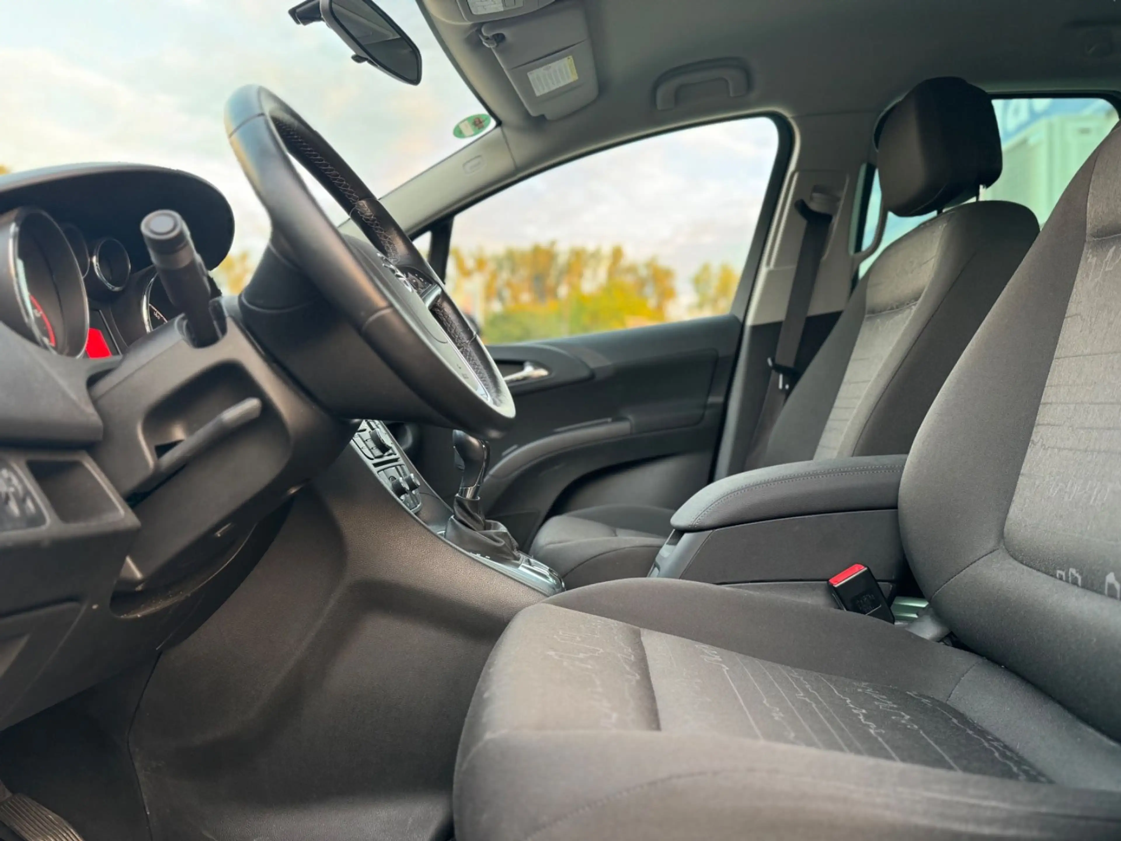 Opel Meriva B Design Edition*AUTOM*KLIMA*SHZ*LKH*TÜV* — photo 10
