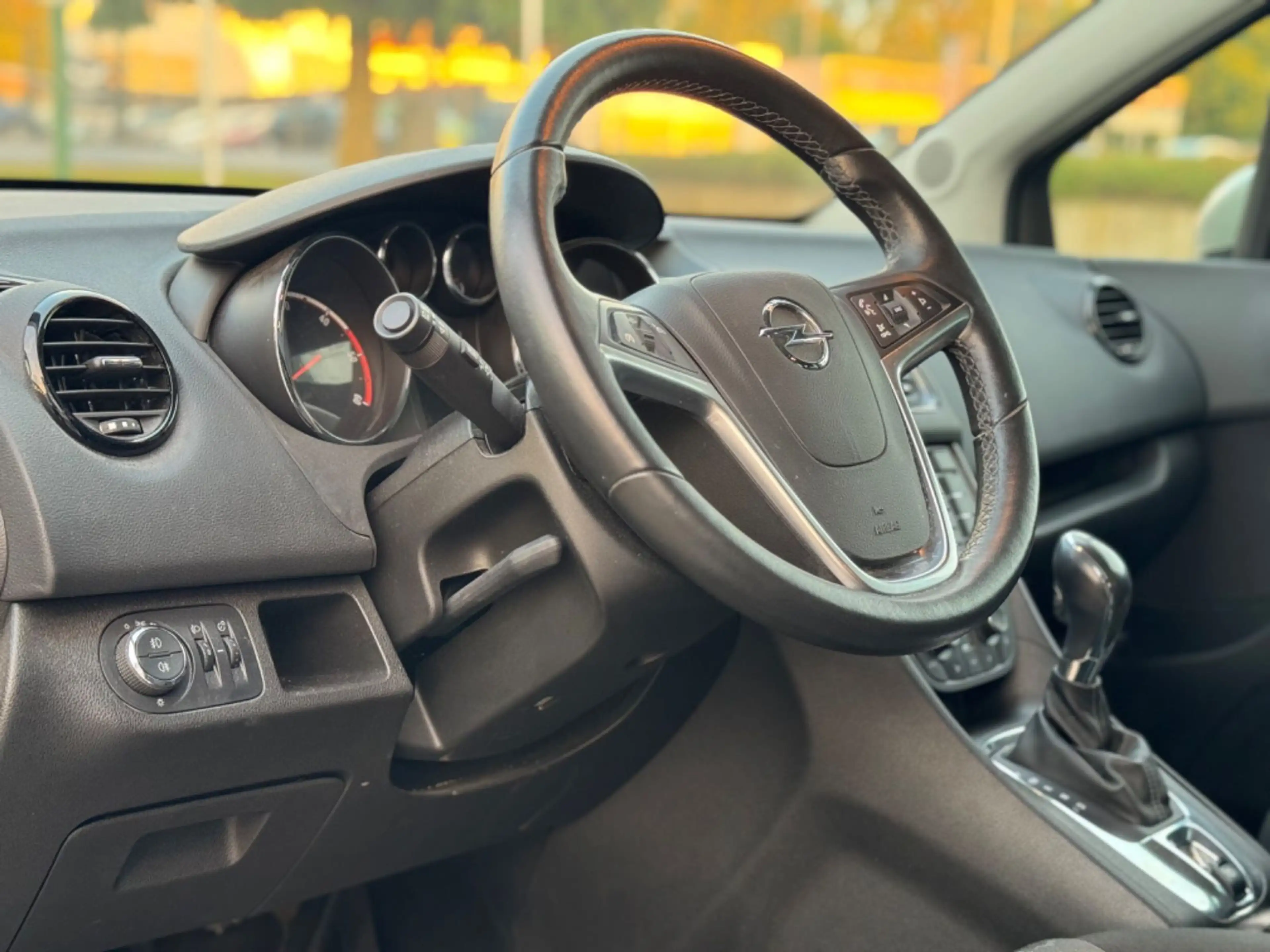 Opel Meriva B Design Edition*AUTOM*KLIMA*SHZ*LKH*TÜV* — photo 9