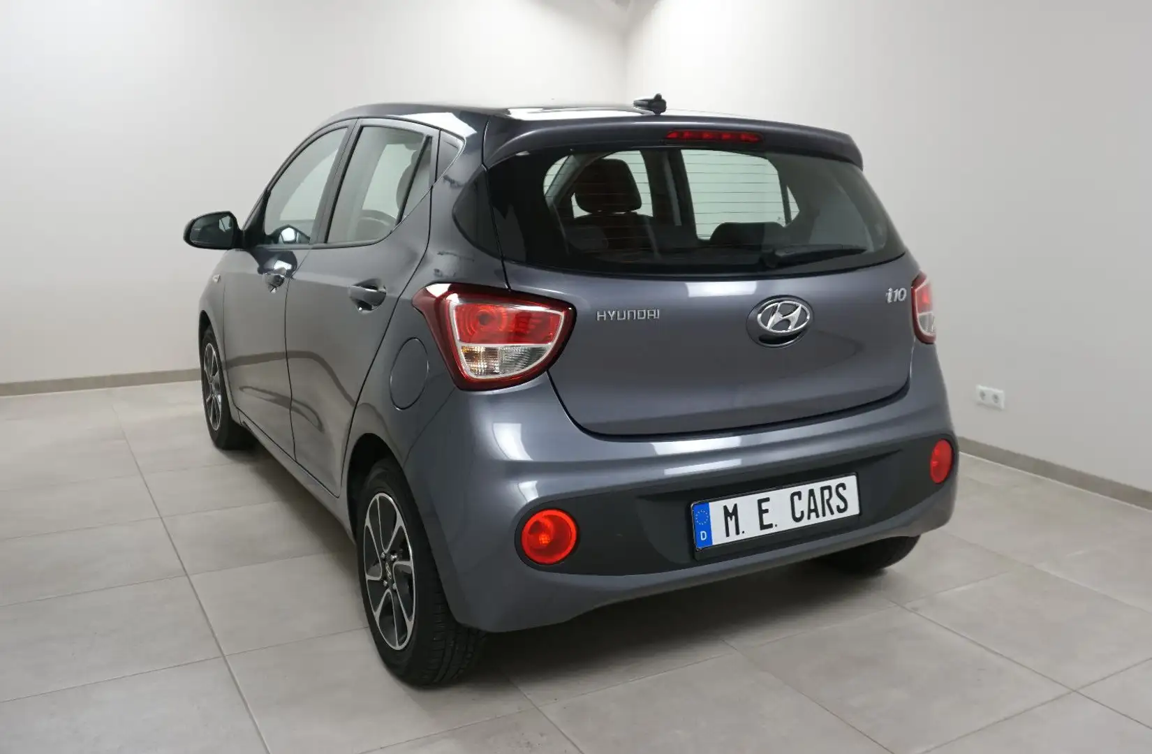 Hyundai i10 YES! Klima Sitzhz Bluetooht Lenkradhz Grijs - 2
