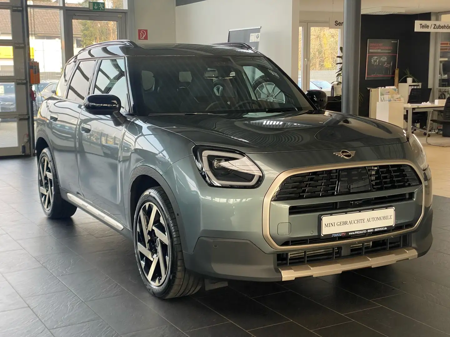 MINI Cooper C Countryman Favoured Trim XL PAKET/19" Gris - 2