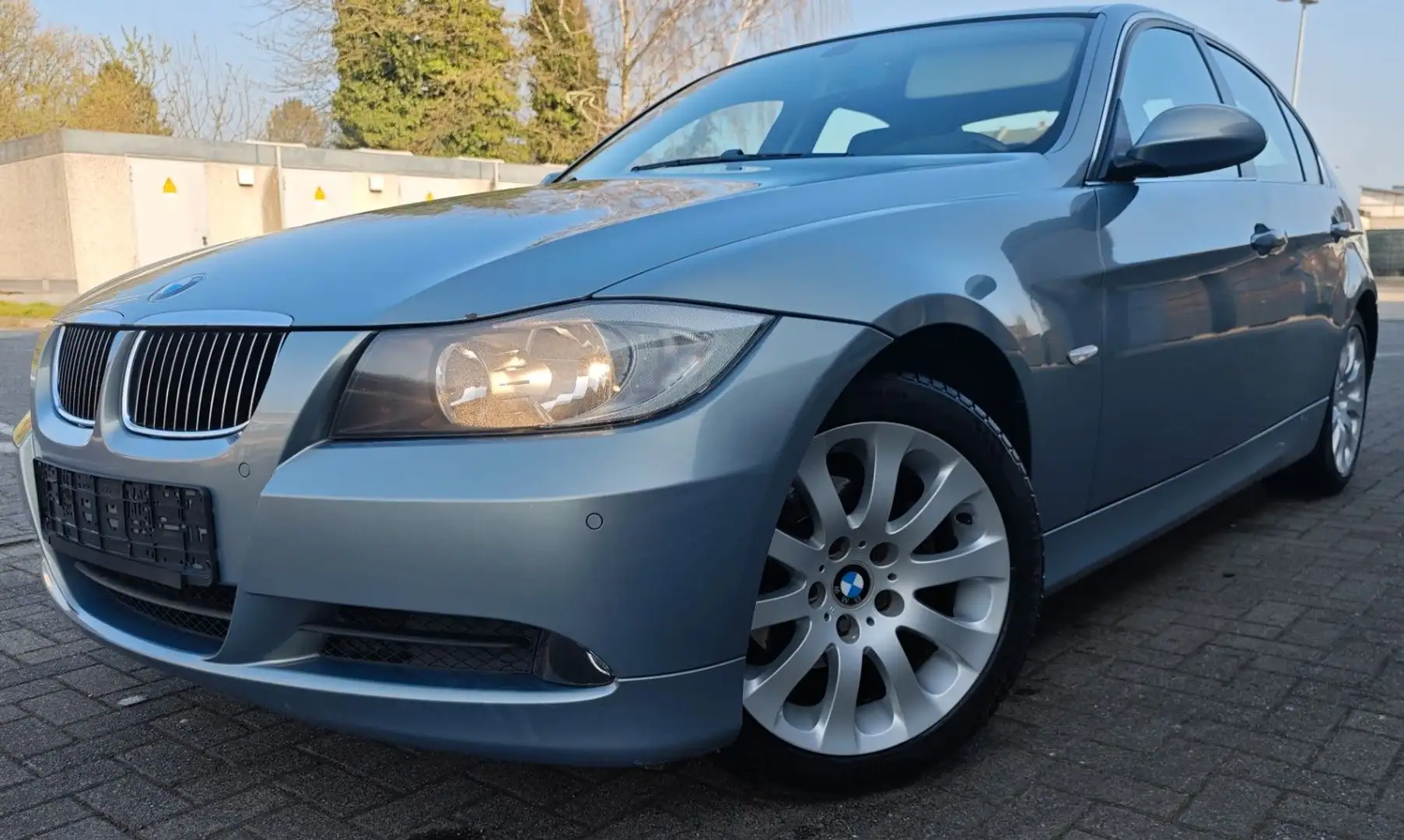 BMW 325 Baureihe 3 Lim. 325i Automatik Blau - 1