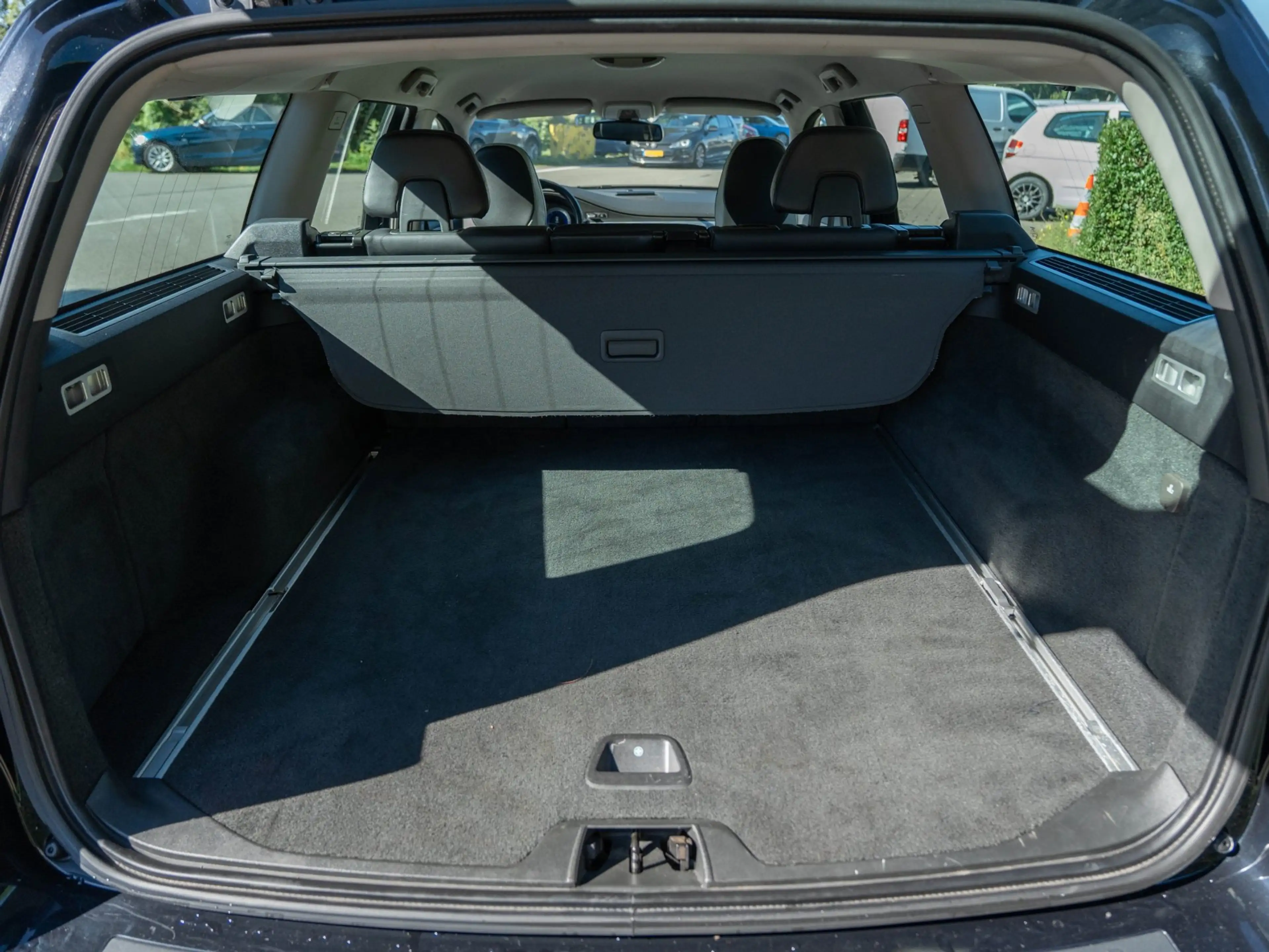 Volvo V70 2.0T R-Edition | AUTOMAAT | STOEL VERW | LEDER | C — photo 8