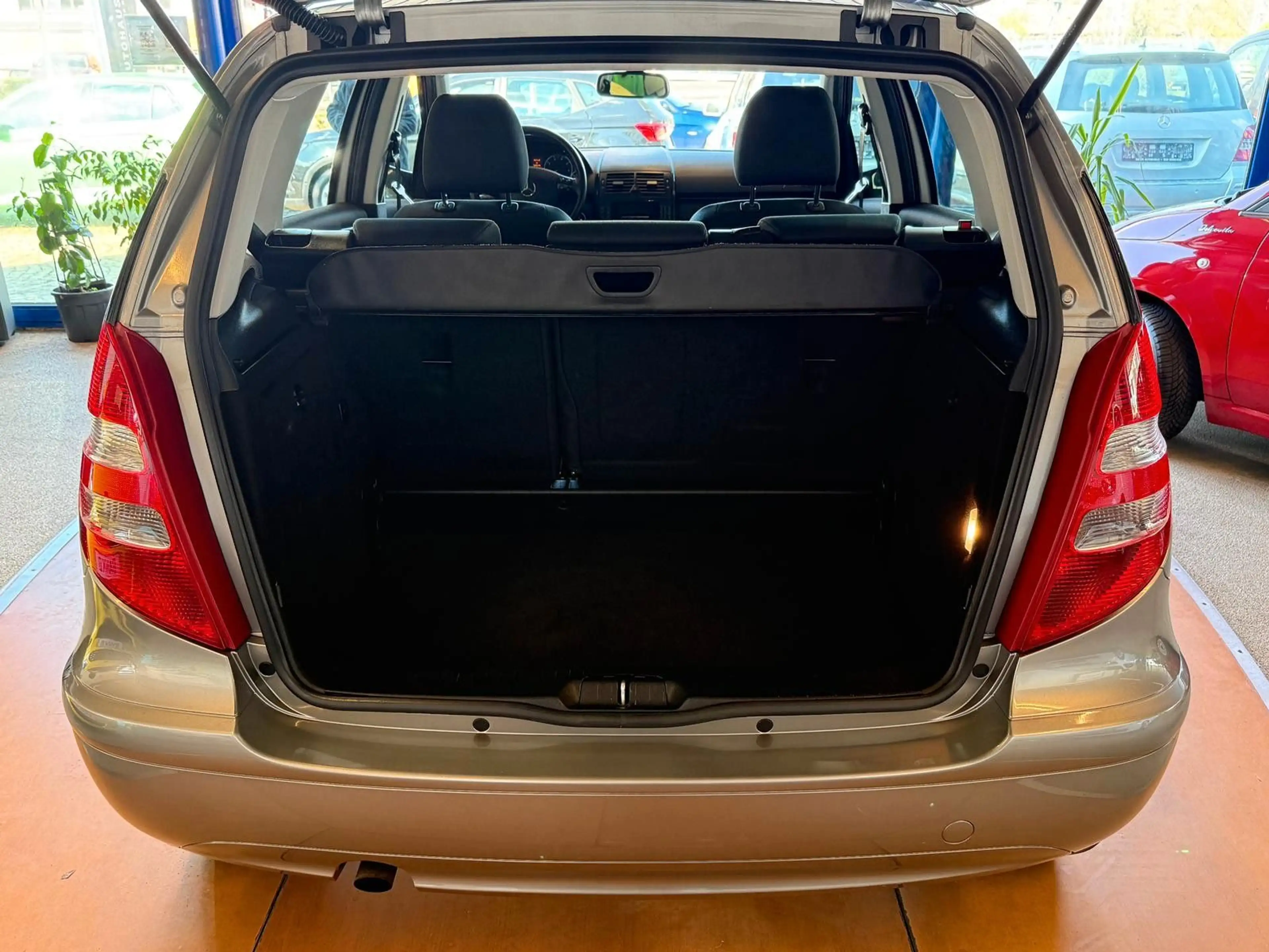 Mercedes-Benz A 150 Automatik / Klima / 58 Tkm — photo 11