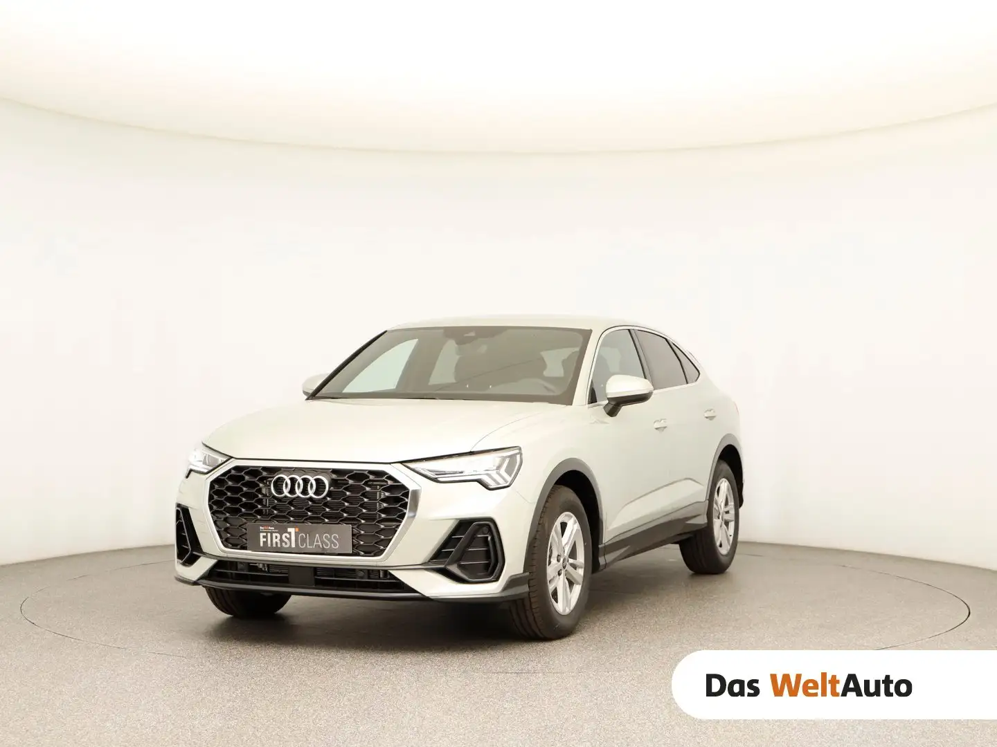 Audi Q3 35 TFSI intense Silber - 1
