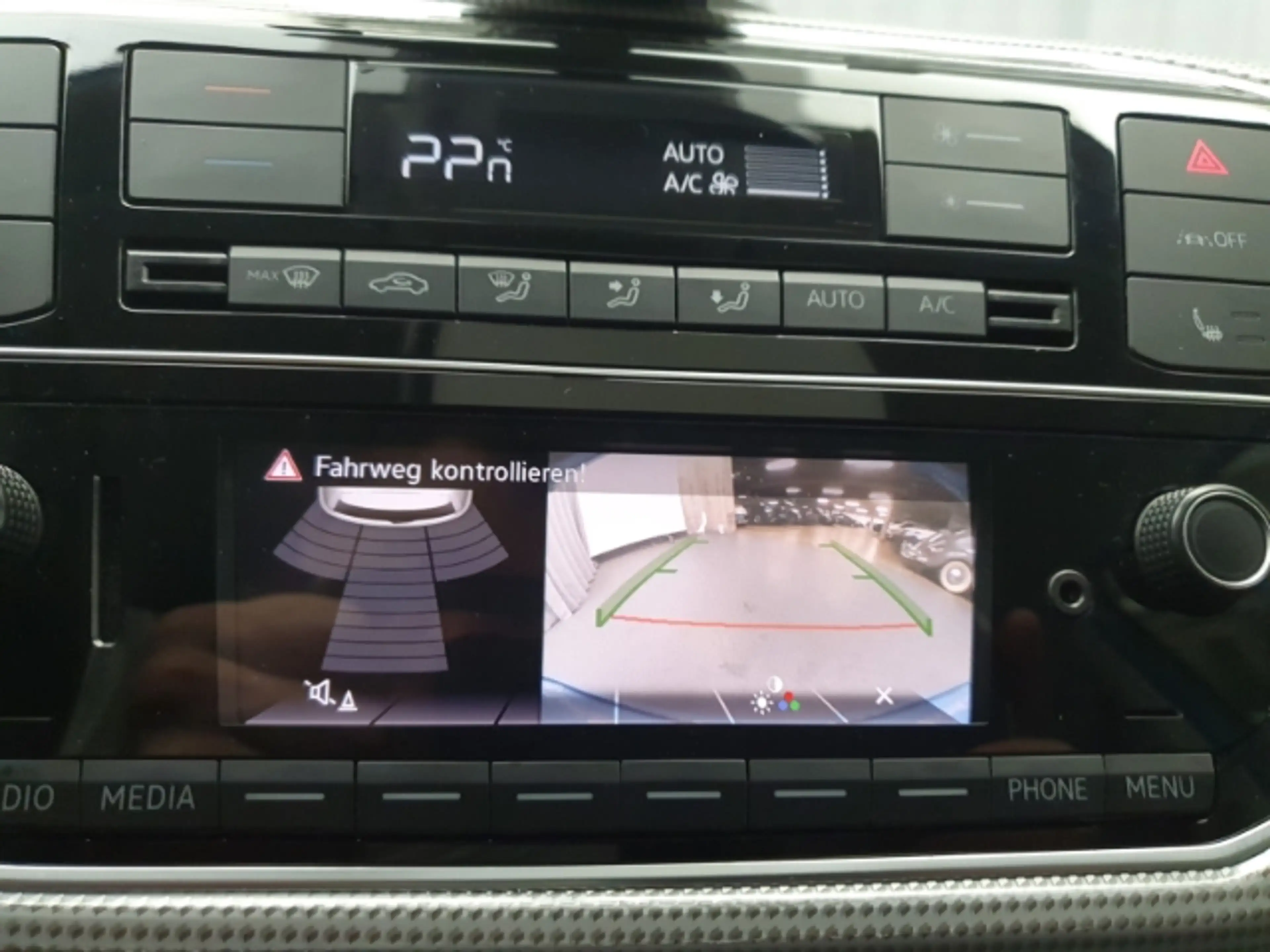 Volkswagen e-up! Max DAB Ambientebeleuchtung Rückfahrkam. — photo 20
