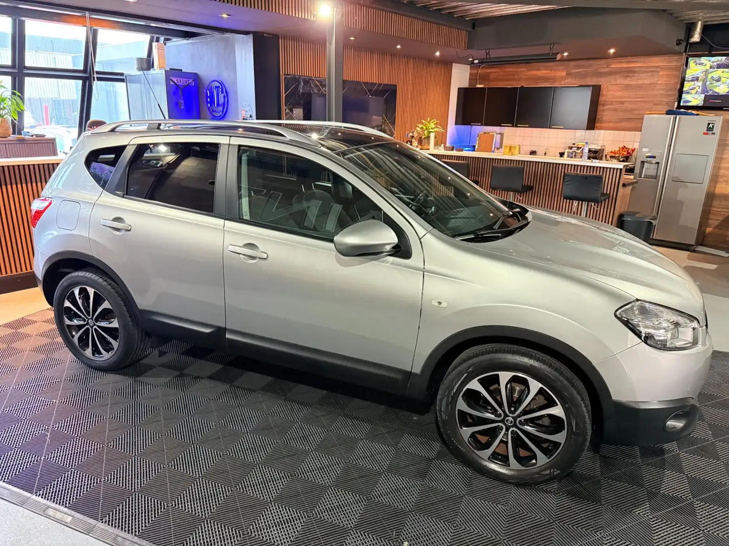 Nissan Qashqai 1.6 Connect Edition | Trekhaak | Pano | Cruise Grau - 2