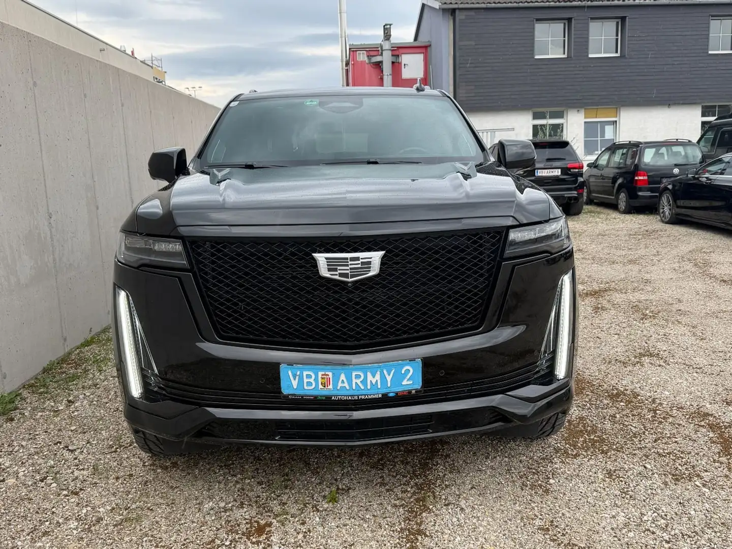 Cadillac Escalade (N1 Typisiert) Schwarz - 2