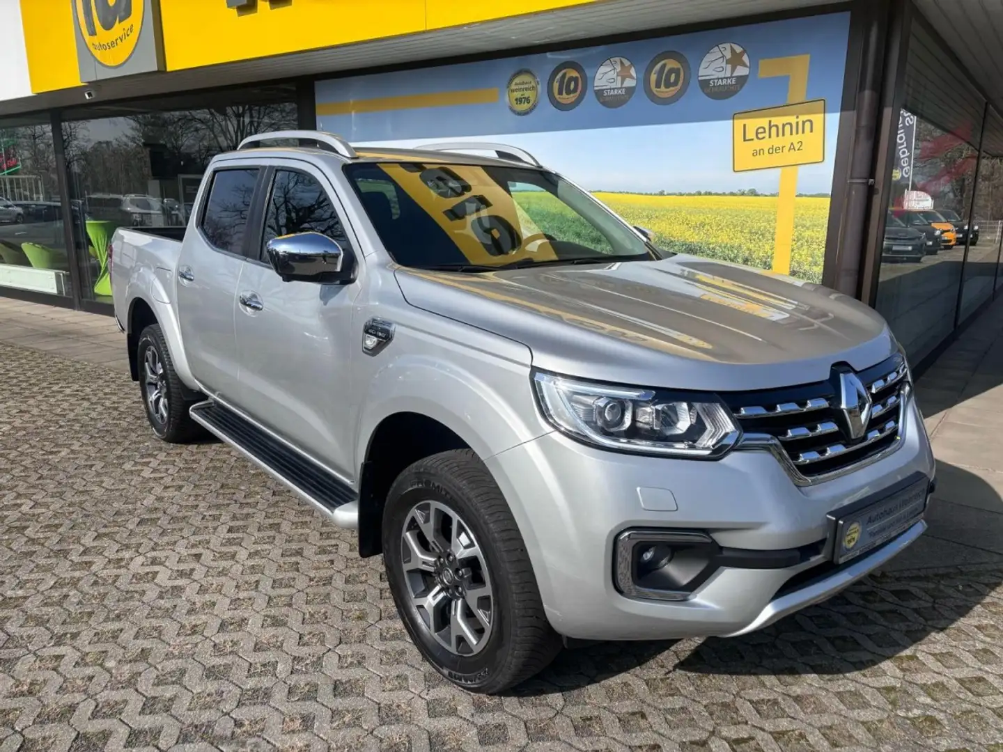 Renault Alaskan mit Allrad, Klima & Navi Klima Navi Leder Silber - 2