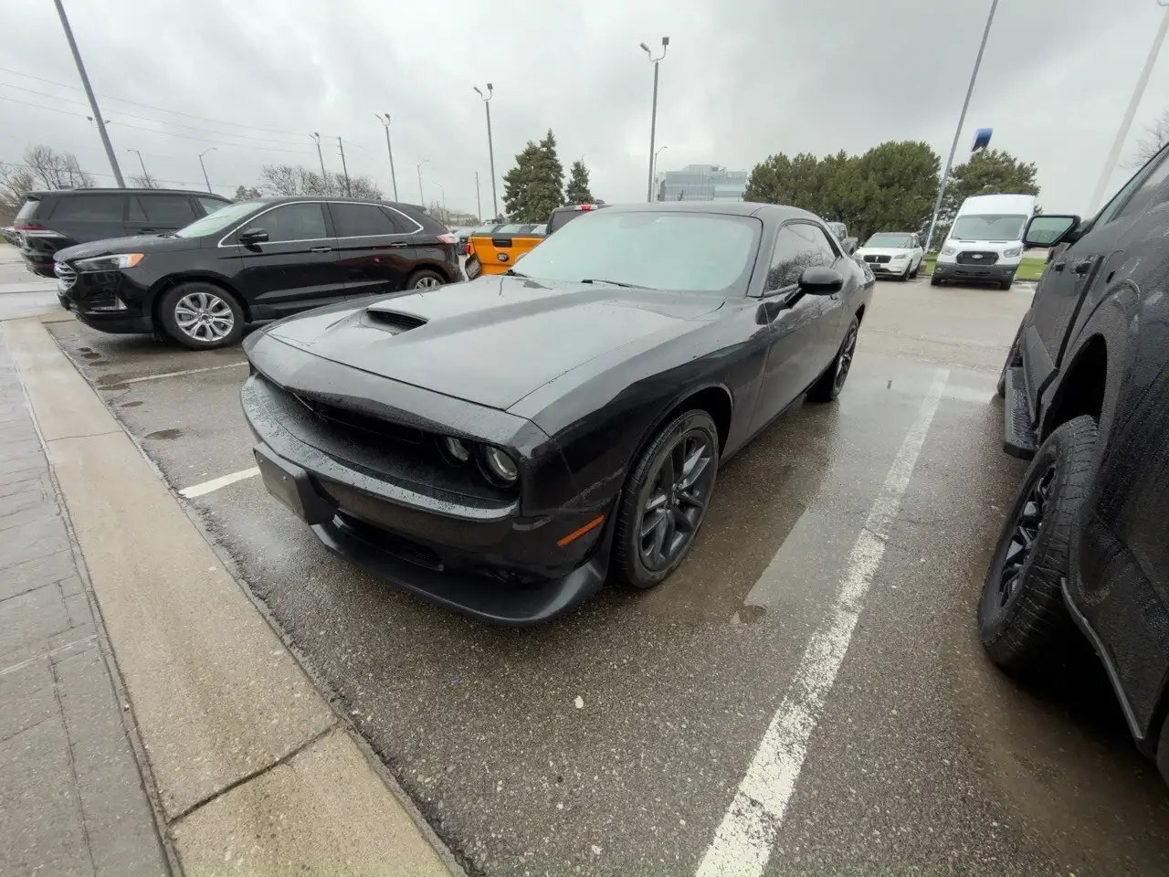 Dodge Challenger снимка Dodge Challenger