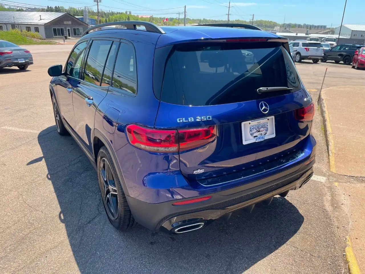 Mercedes-Benz GLB снимка Mercedes-Benz GLB