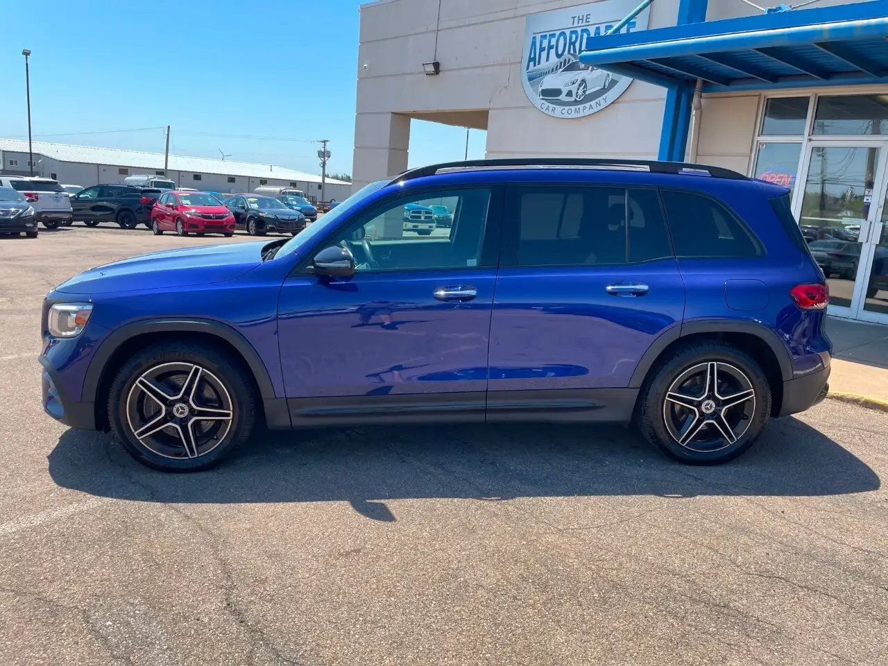 Mercedes-Benz GLB снимка Mercedes-Benz GLB