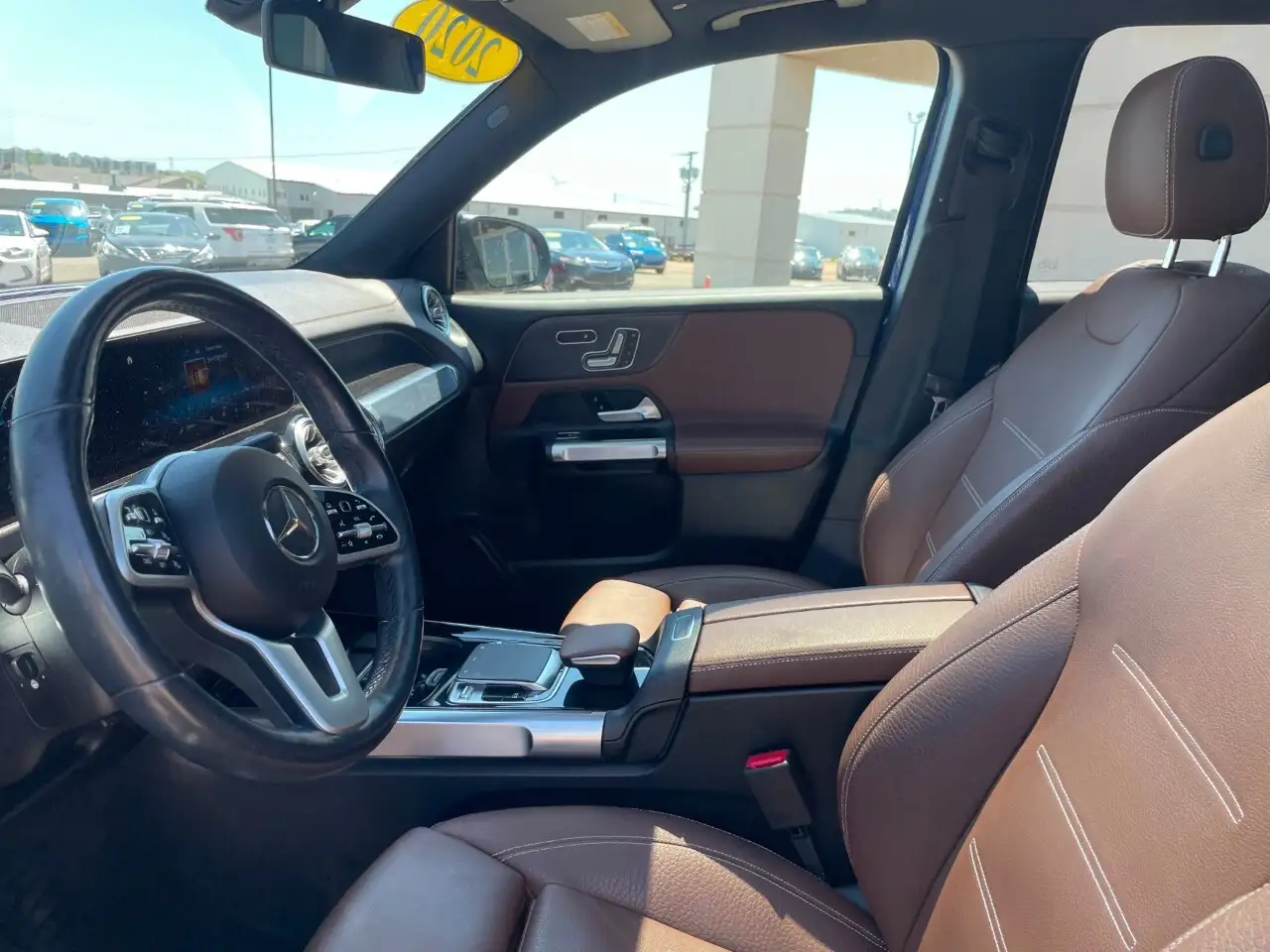 Mercedes-Benz GLB снимка Mercedes-Benz GLB