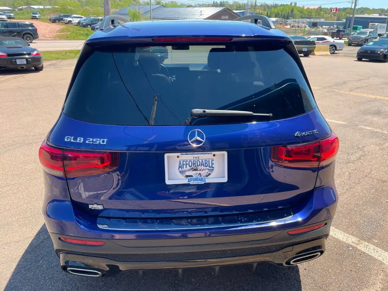 Mercedes-Benz GLB снимка Mercedes-Benz GLB