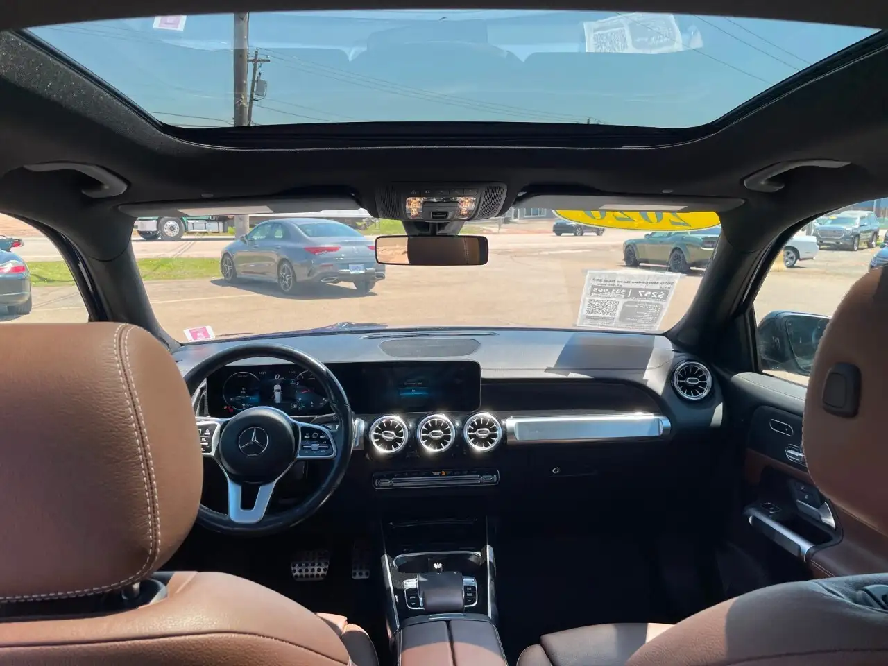 Mercedes-Benz GLB снимка Mercedes-Benz GLB