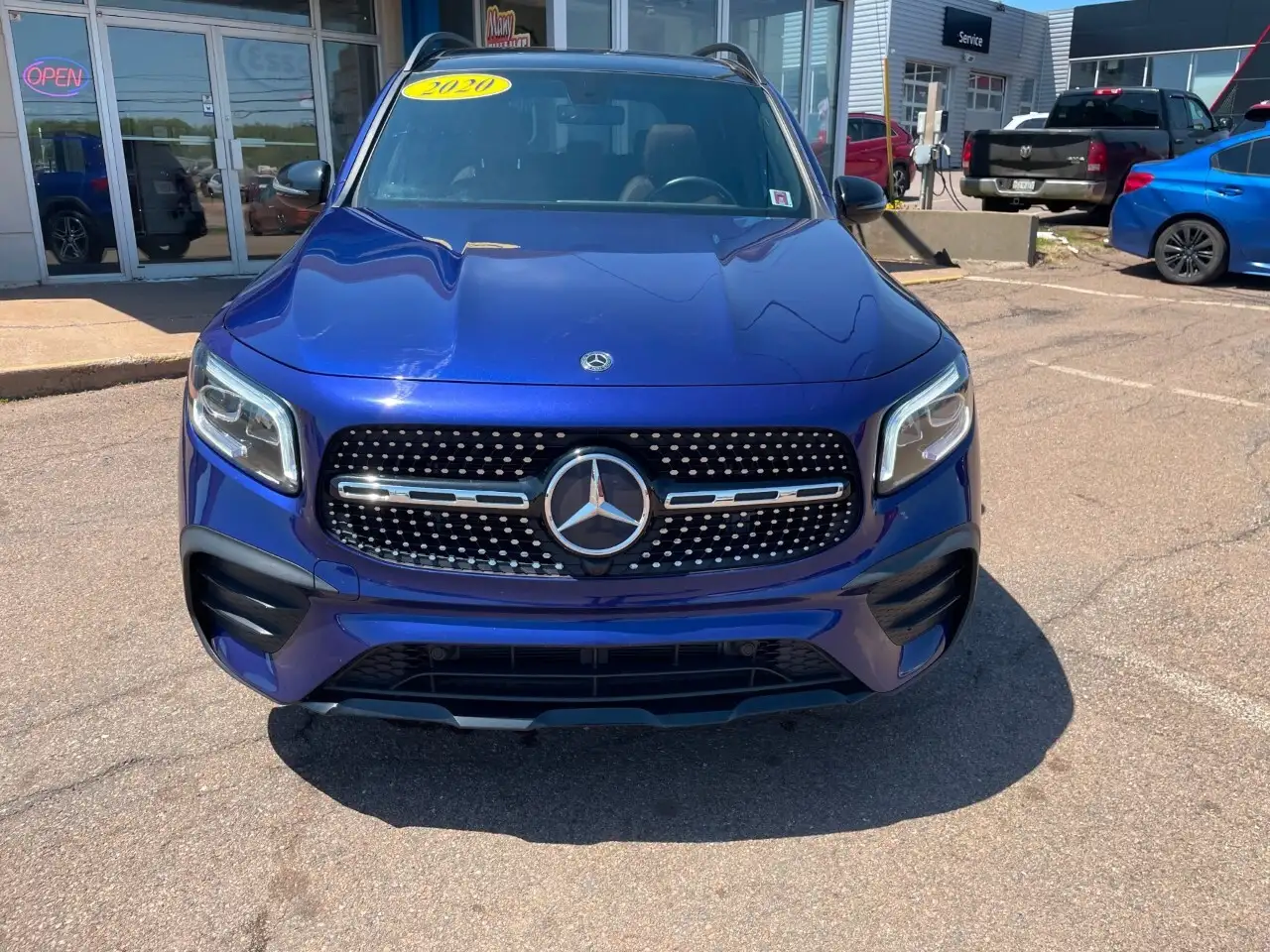 Mercedes-Benz GLB снимка Mercedes-Benz GLB