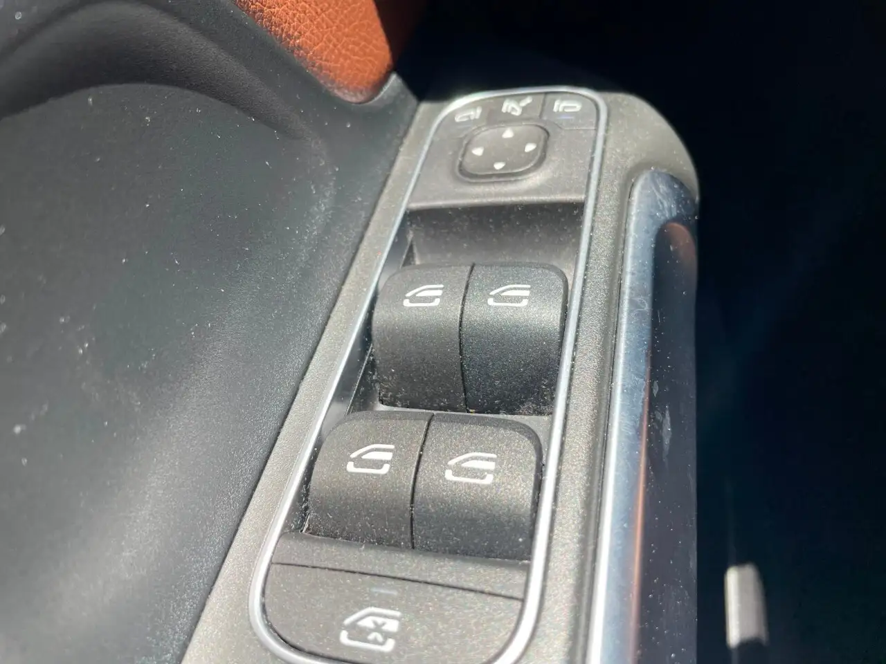 Mercedes-Benz GLB снимка Mercedes-Benz GLB