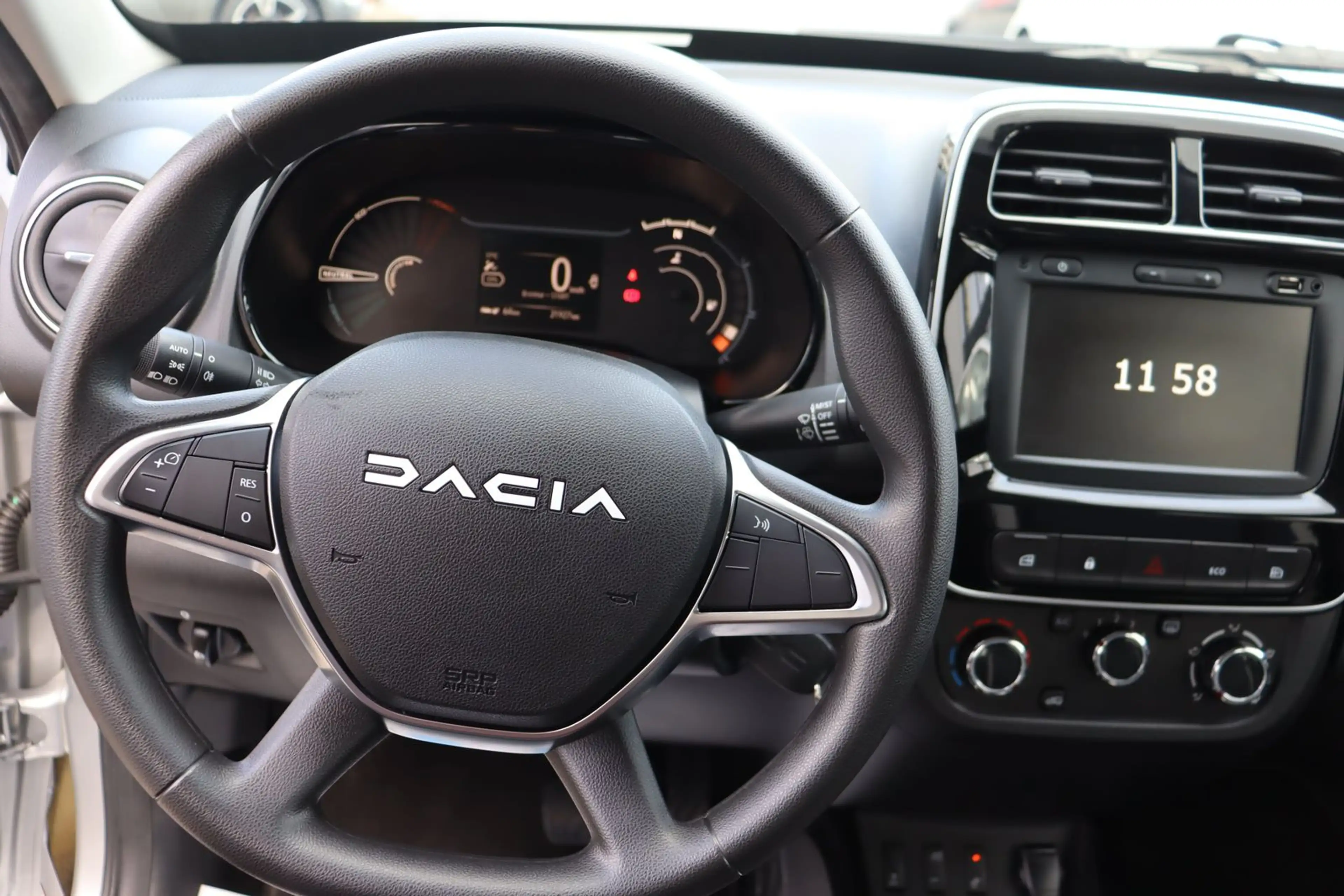 Dacia Spring Electric Essential — photo 12