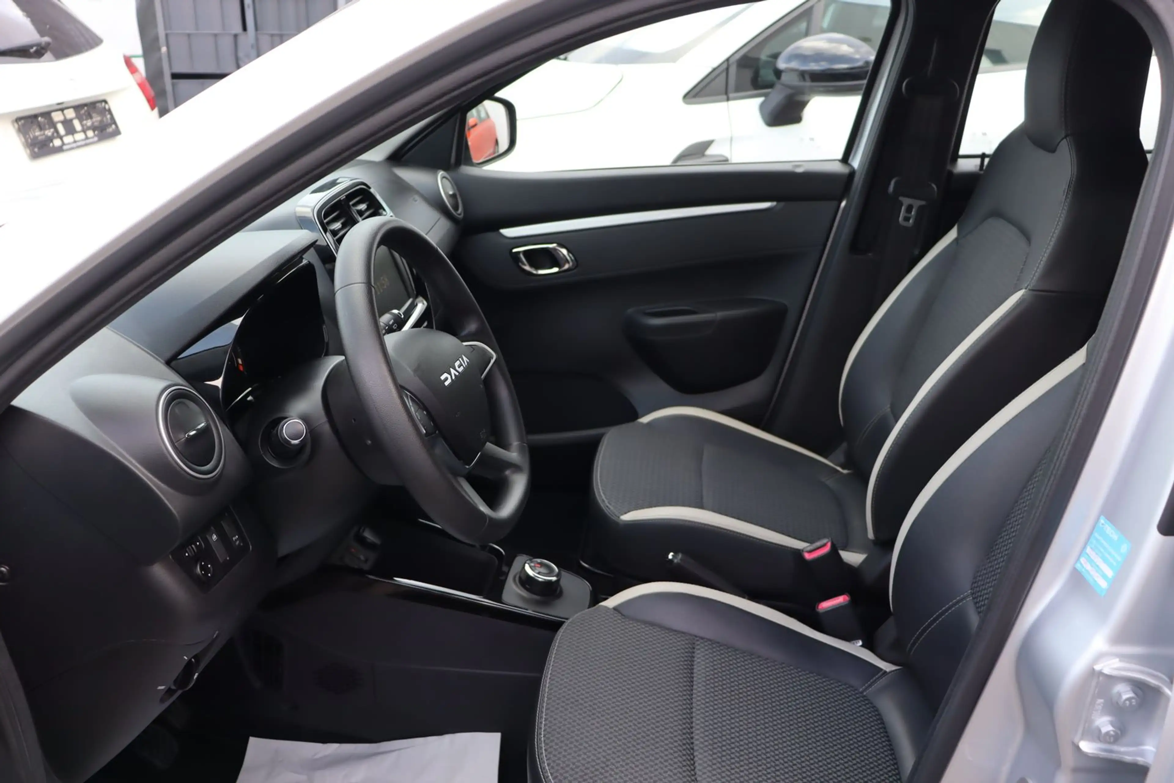 Dacia Spring Electric Essential — photo 15