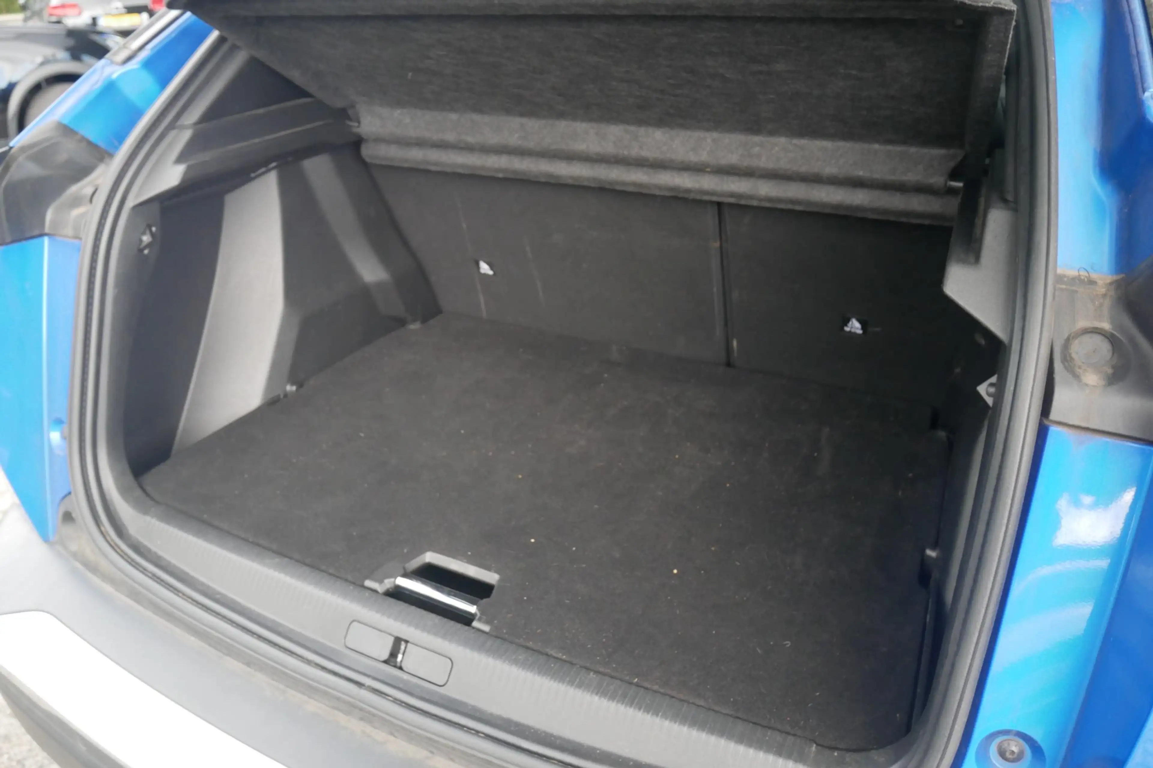 Peugeot e-2008 EV Allure Pack 50 kWh | Navigatie | Achteruitrijca — photo 11