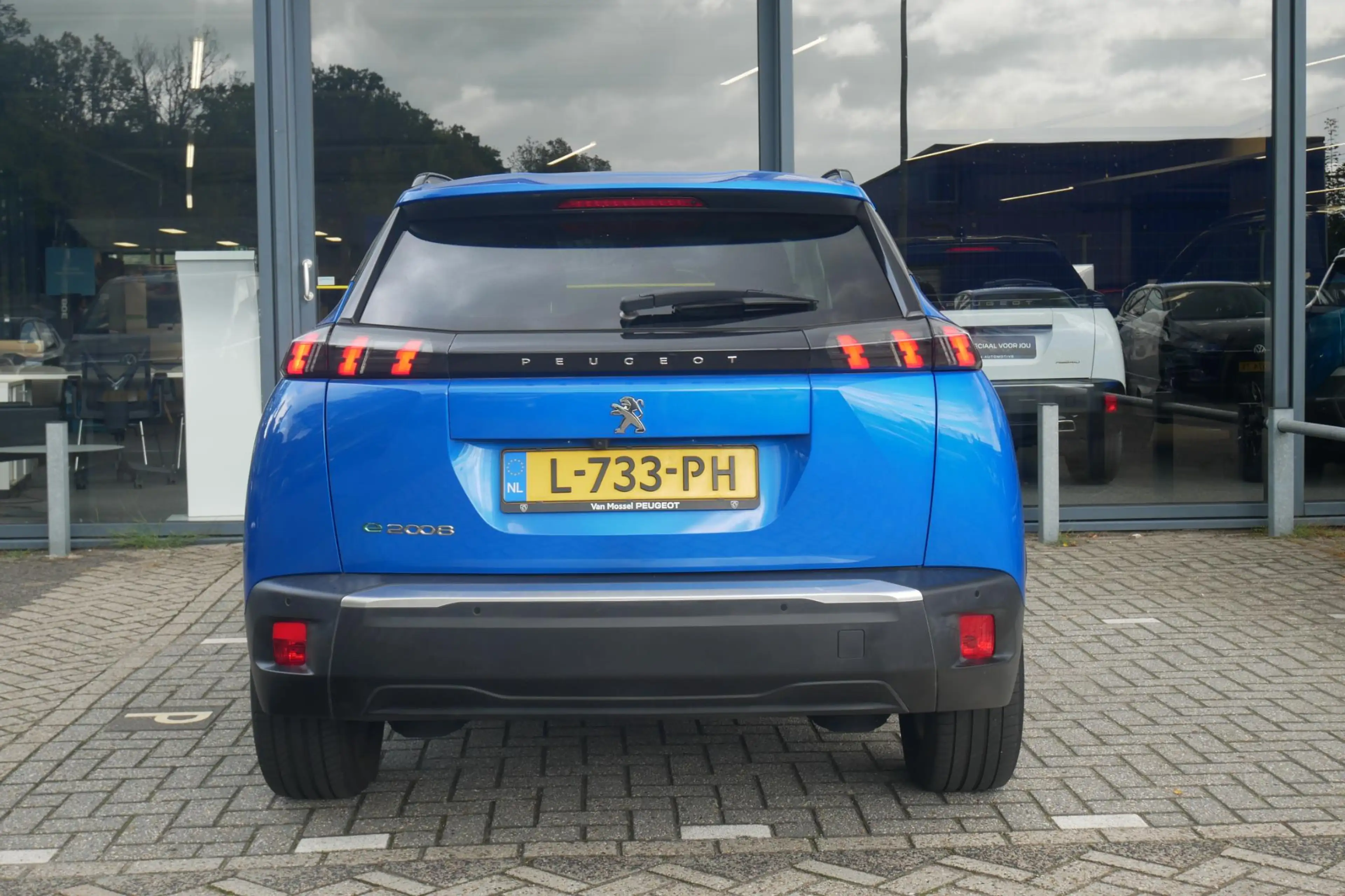 Peugeot e-2008 EV Allure Pack 50 kWh | Navigatie | Achteruitrijca — photo 10
