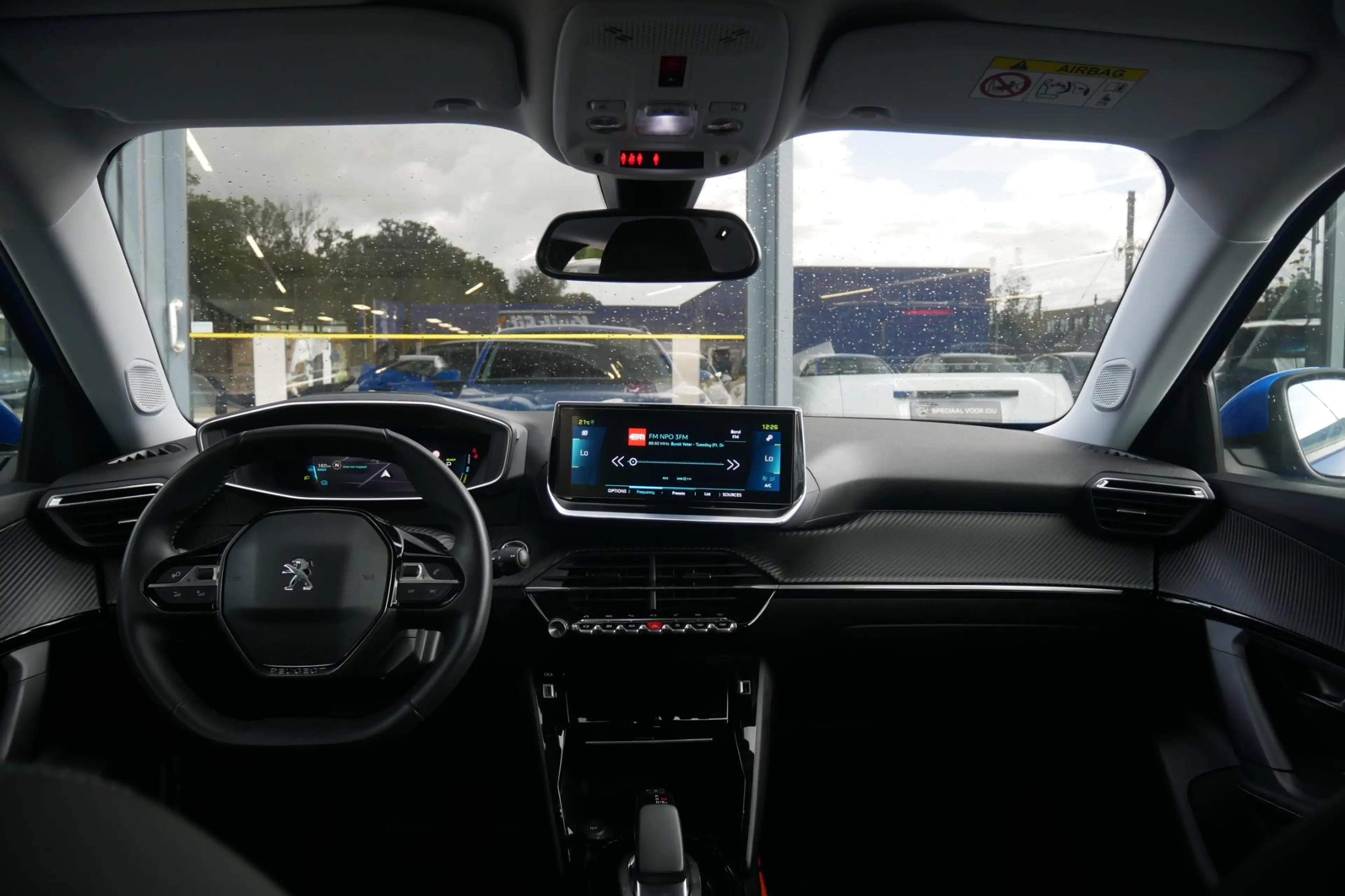 Peugeot e-2008 EV Allure Pack 50 kWh | Navigatie | Achteruitrijca — photo 6