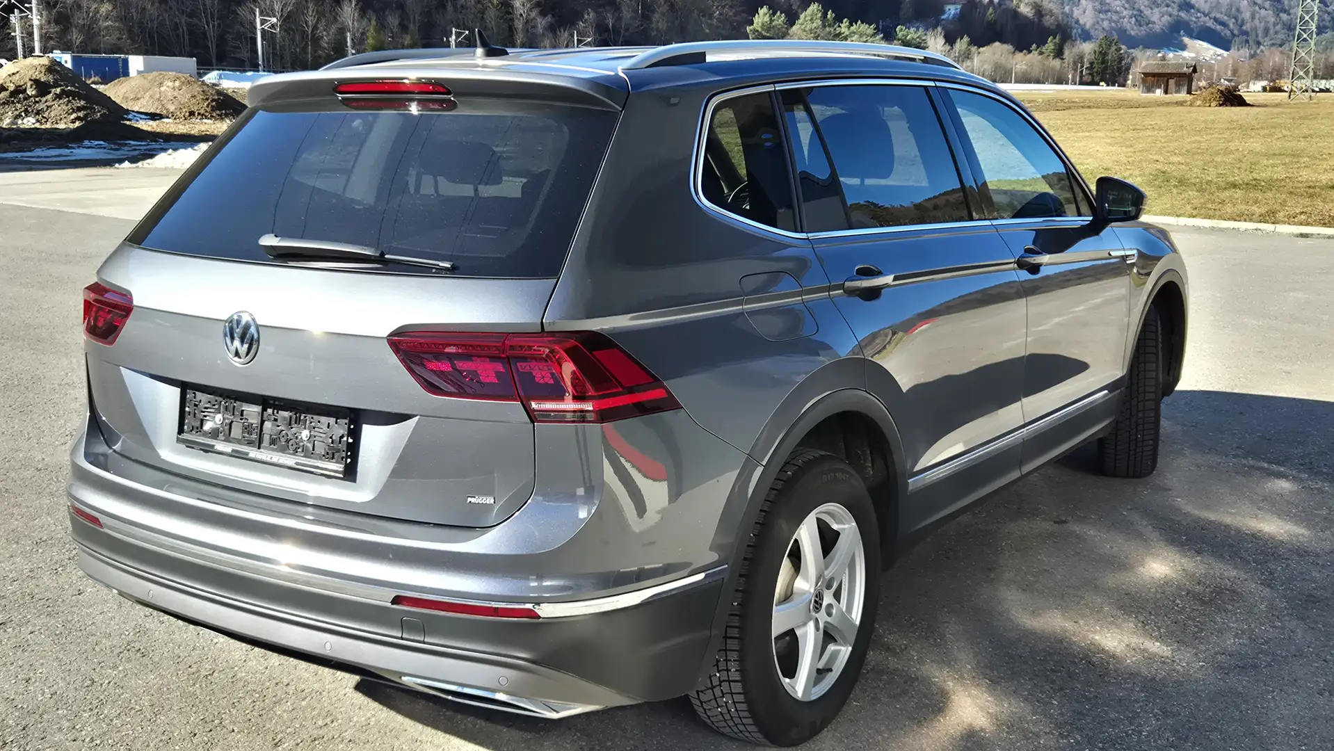 Volkswagen Tiguan Allspace Tiguan 2,0 TDI SCR 4Motion Allspace Highline DSG Silber - 1