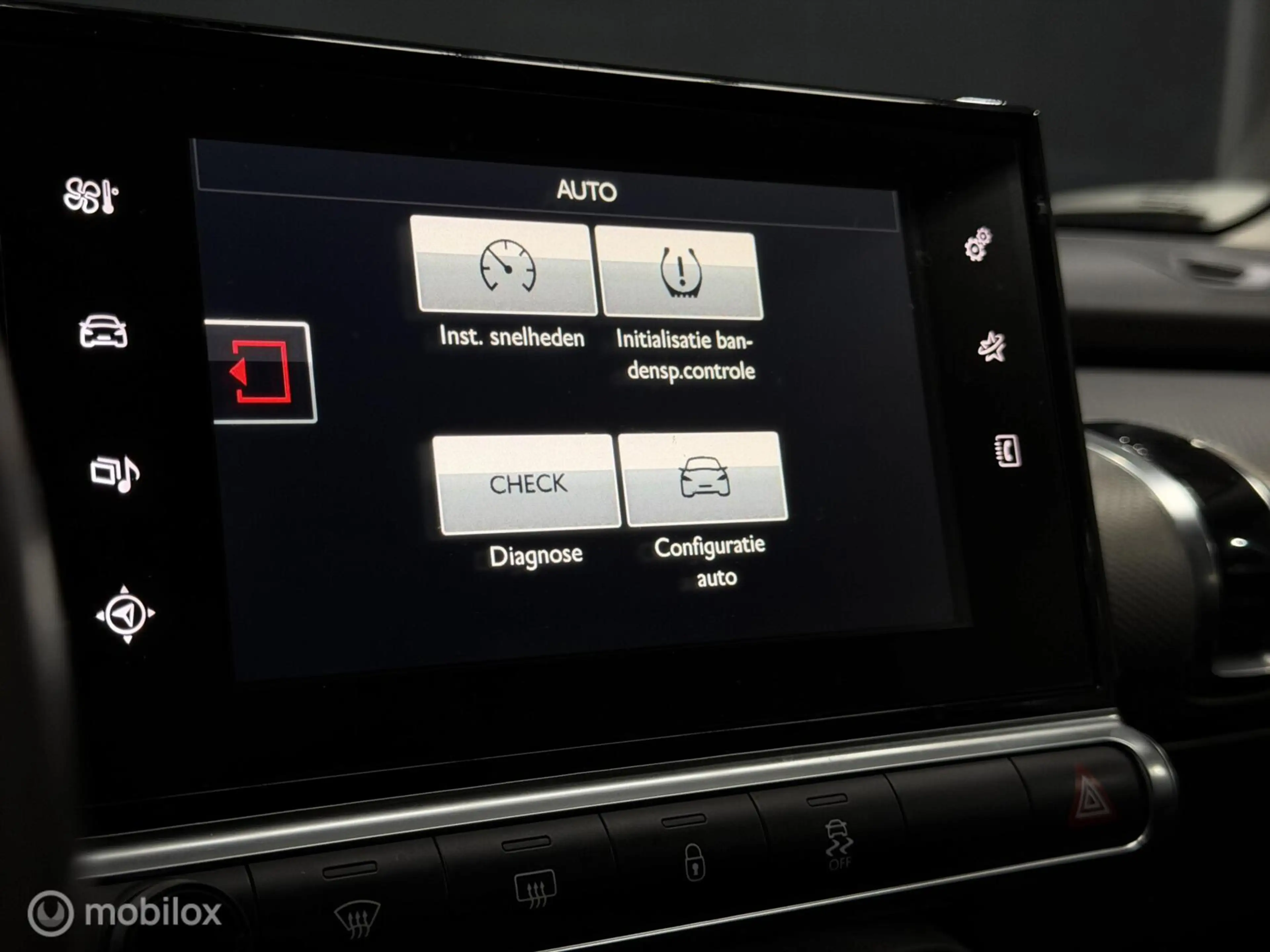 Citroen C4 Cactus 1.2 PureTech Shine — photo 48