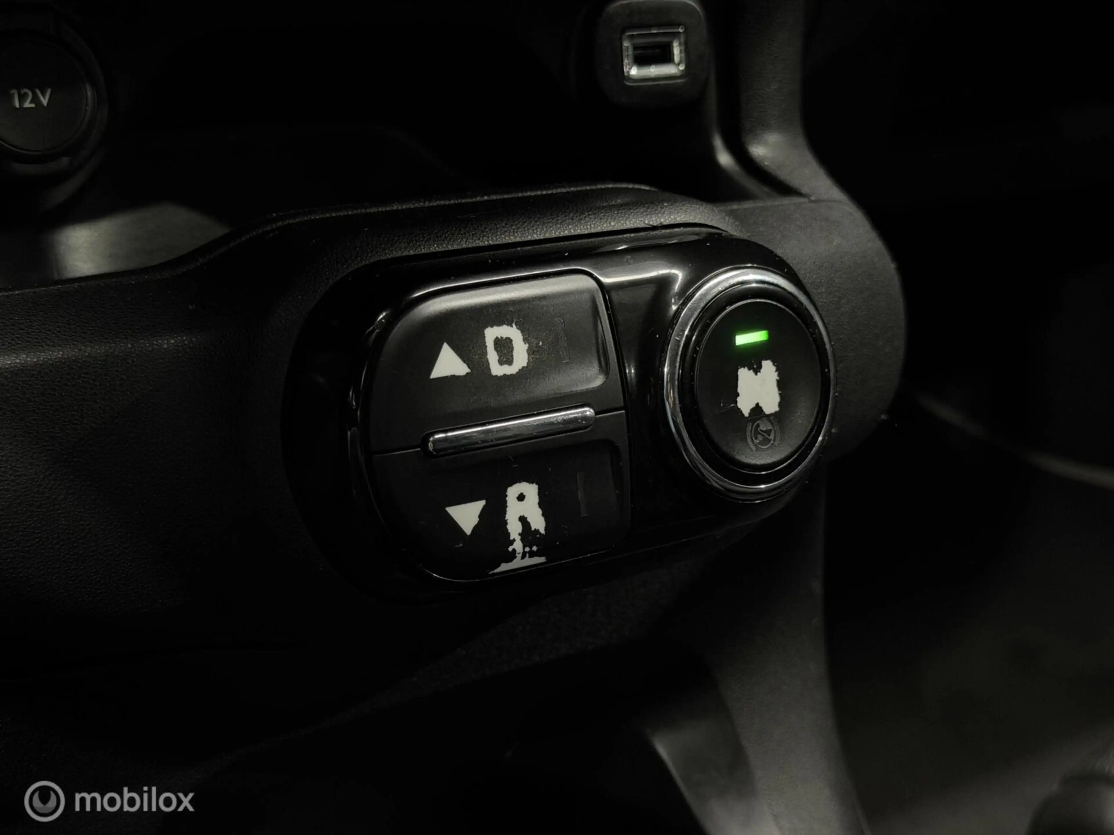 Citroen C4 Cactus 1.2 PureTech Shine — photo 50