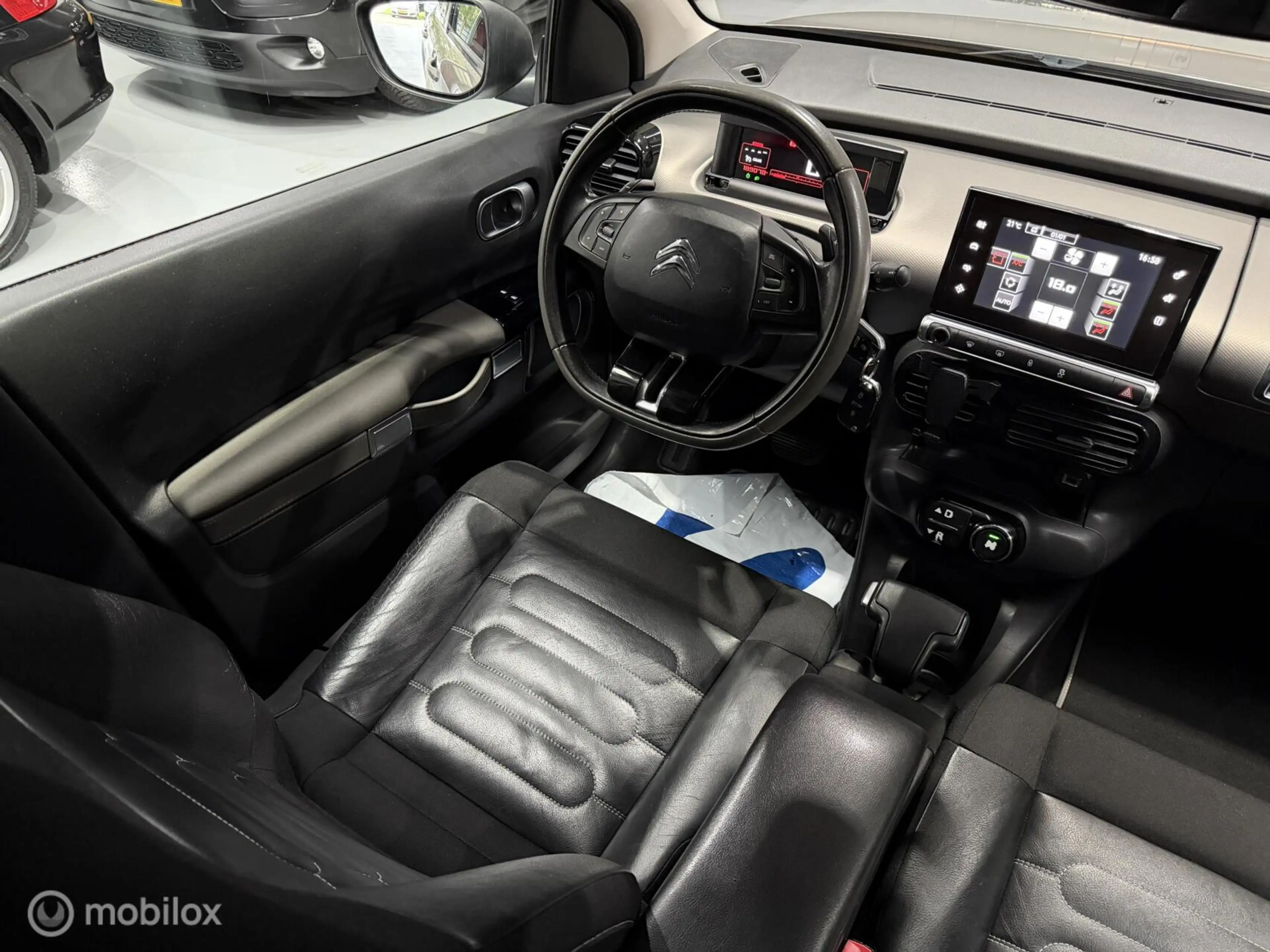 Citroen C4 Cactus 1.2 PureTech Shine — photo 32