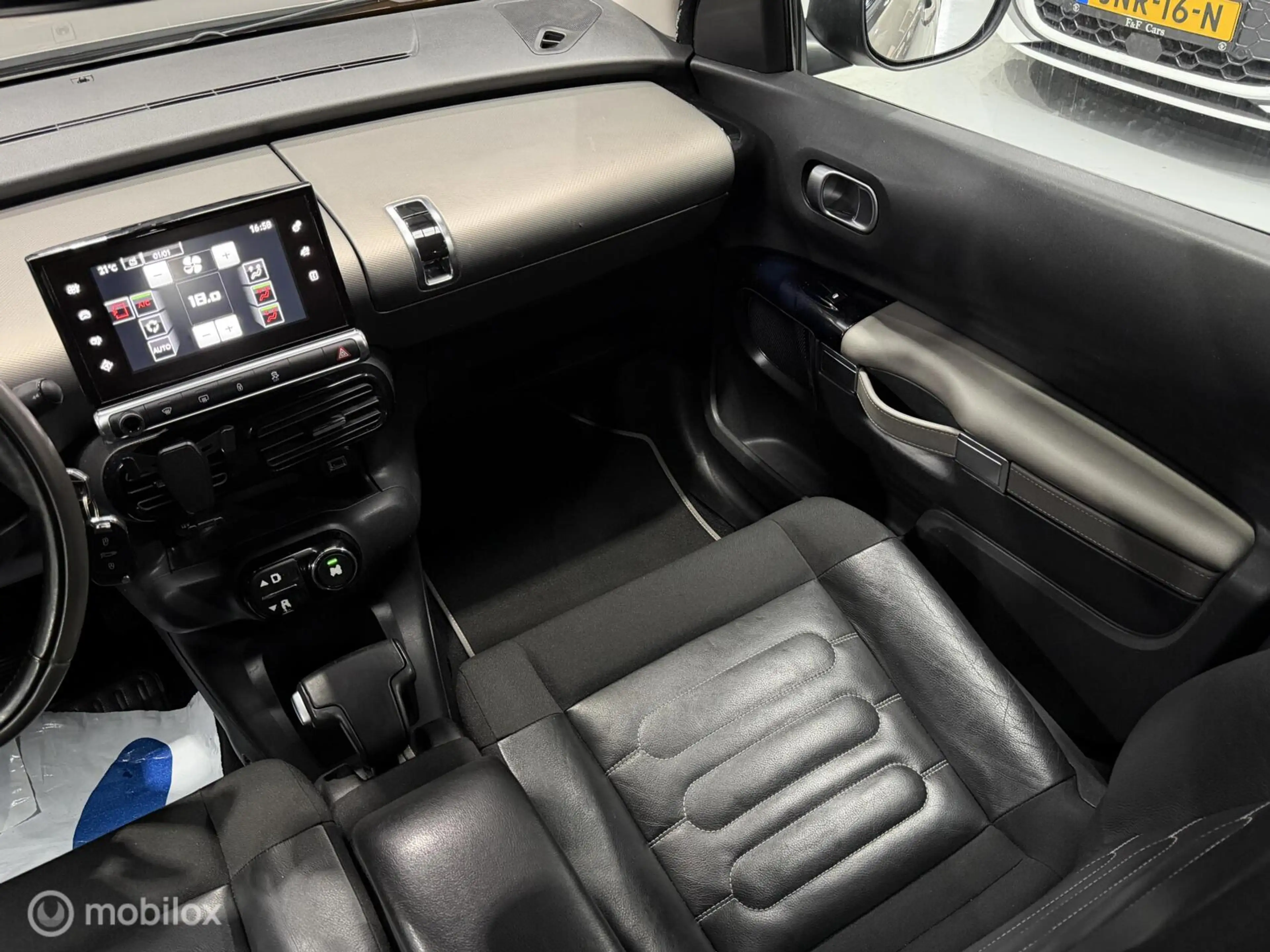 Citroen C4 Cactus 1.2 PureTech Shine — photo 33