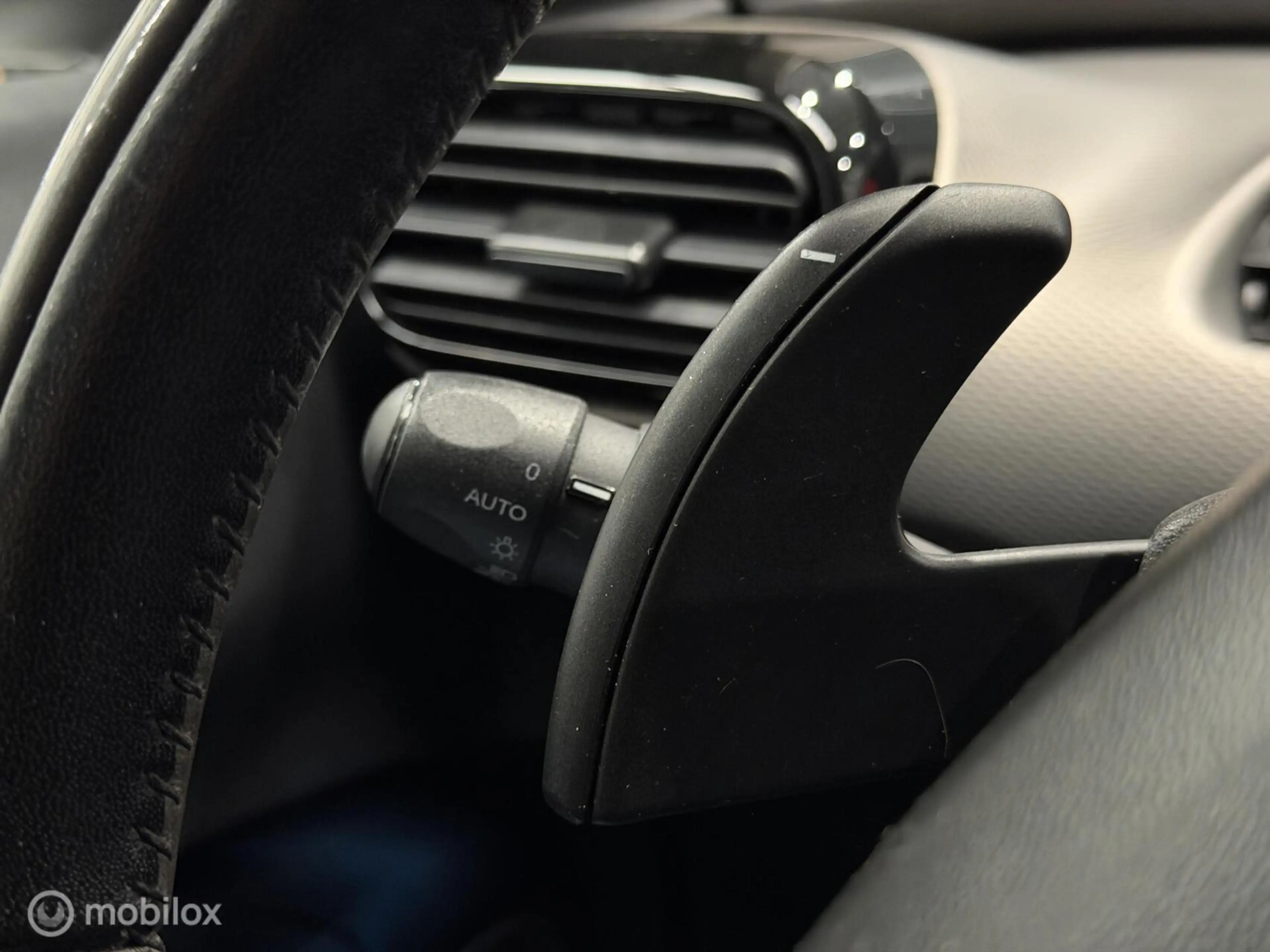 Citroen C4 Cactus 1.2 PureTech Shine — photo 45
