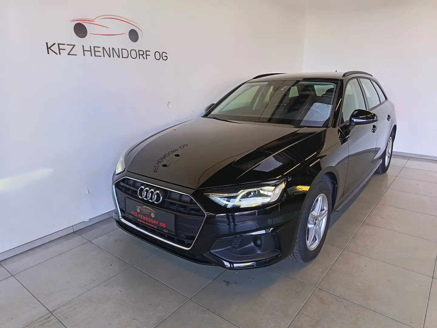 Audi A4 30 TDI S-Tronic ab € 300 / Monat Schwarz - 1