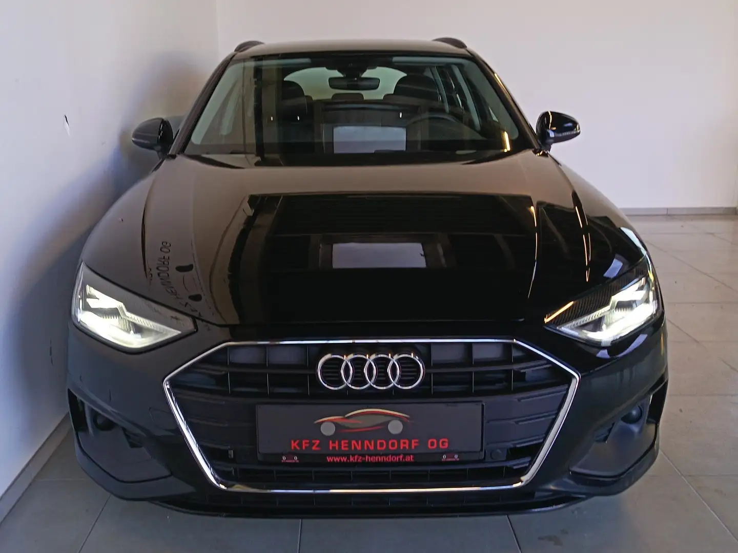 Audi A4 30 TDI S-Tronic ab € 300 / Monat Schwarz - 2