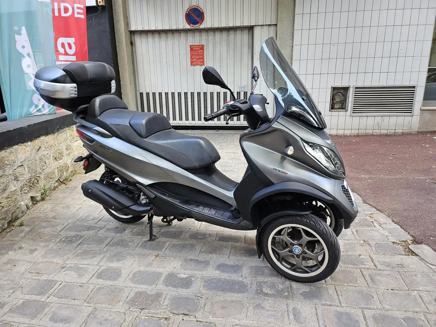 Piaggio MP3 300 Gris - 1