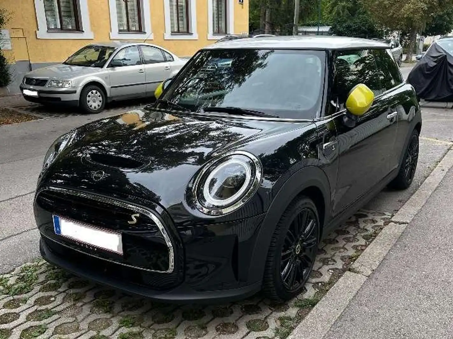 MINI Cooper SE MINI Cooper SE 32,6kWh, Garantie bis 7/28, Leder Schwarz - 1