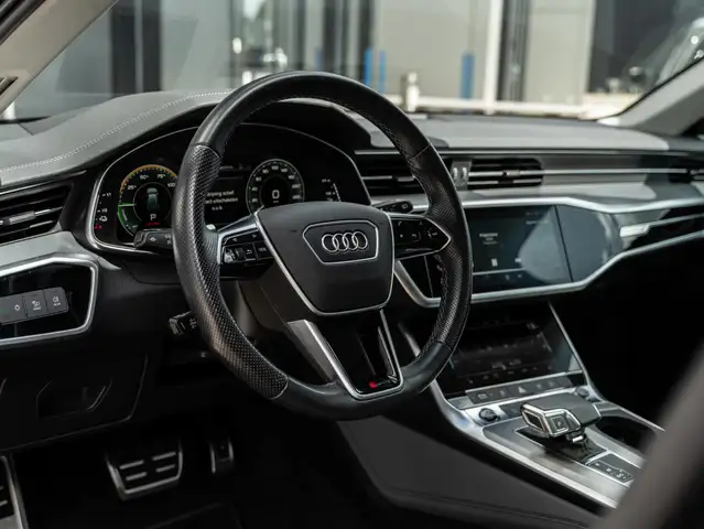 Audi A6 view 7
