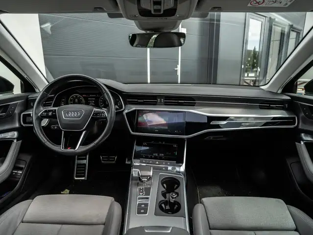 Audi A6 view 3