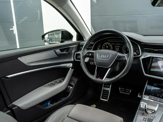 Audi A6 view 13
