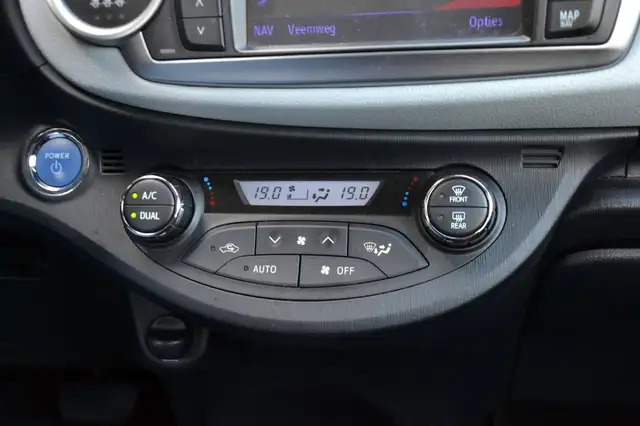 Toyota Yaris view 13