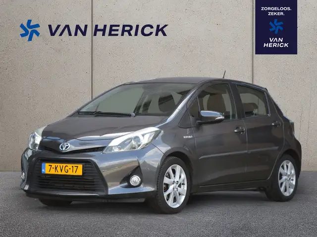 2013 Toyota Yaris in Grey for sale