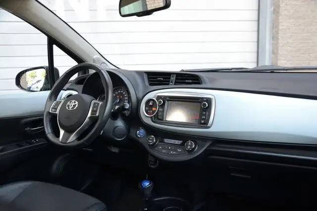 Toyota Yaris view 9