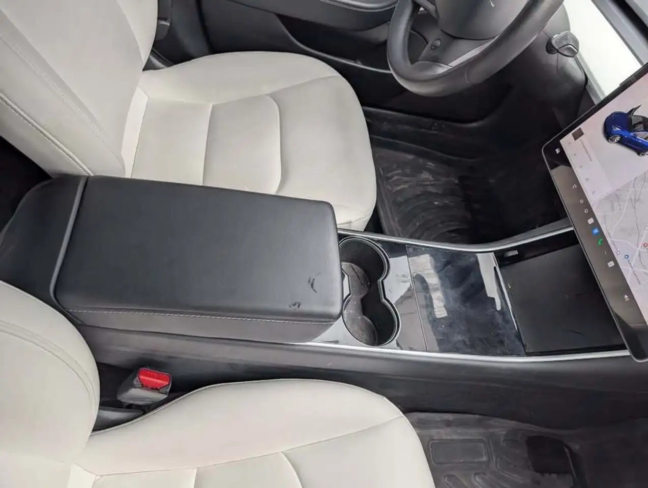 Tesla Model 3 снимка Tesla Model 3