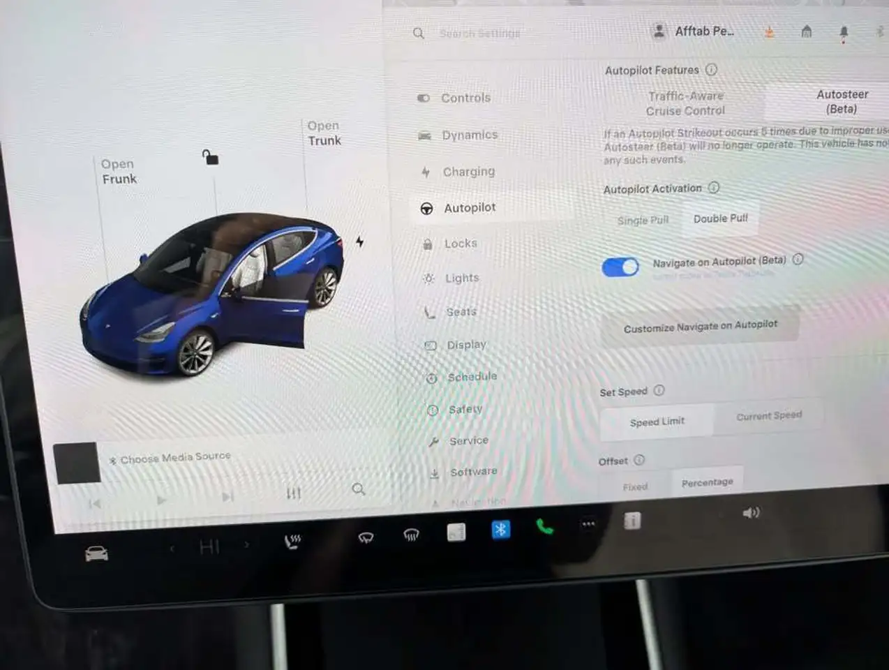 Tesla Model 3 снимка Tesla Model 3