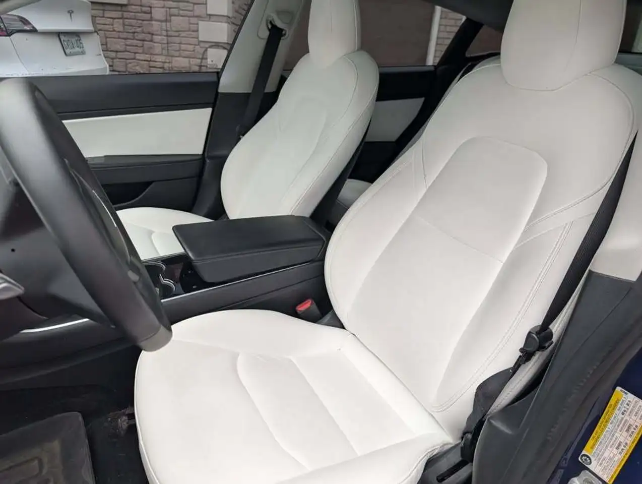 Tesla Model 3 снимка Tesla Model 3