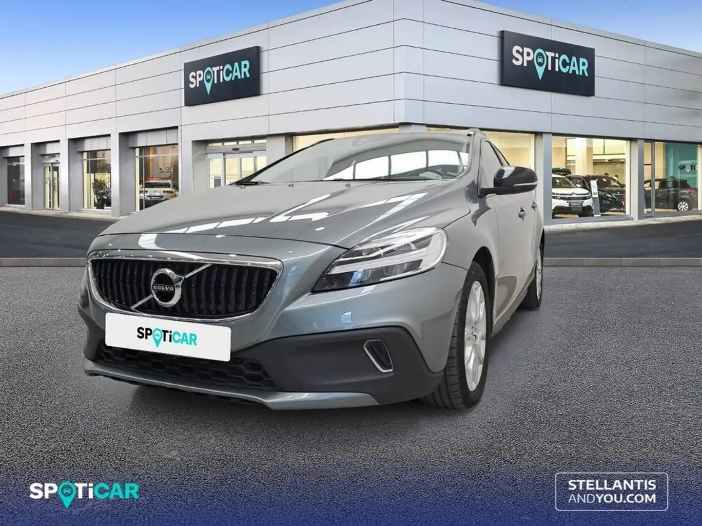 Volvo V40 T3 R-Design Momentum Gris - 1