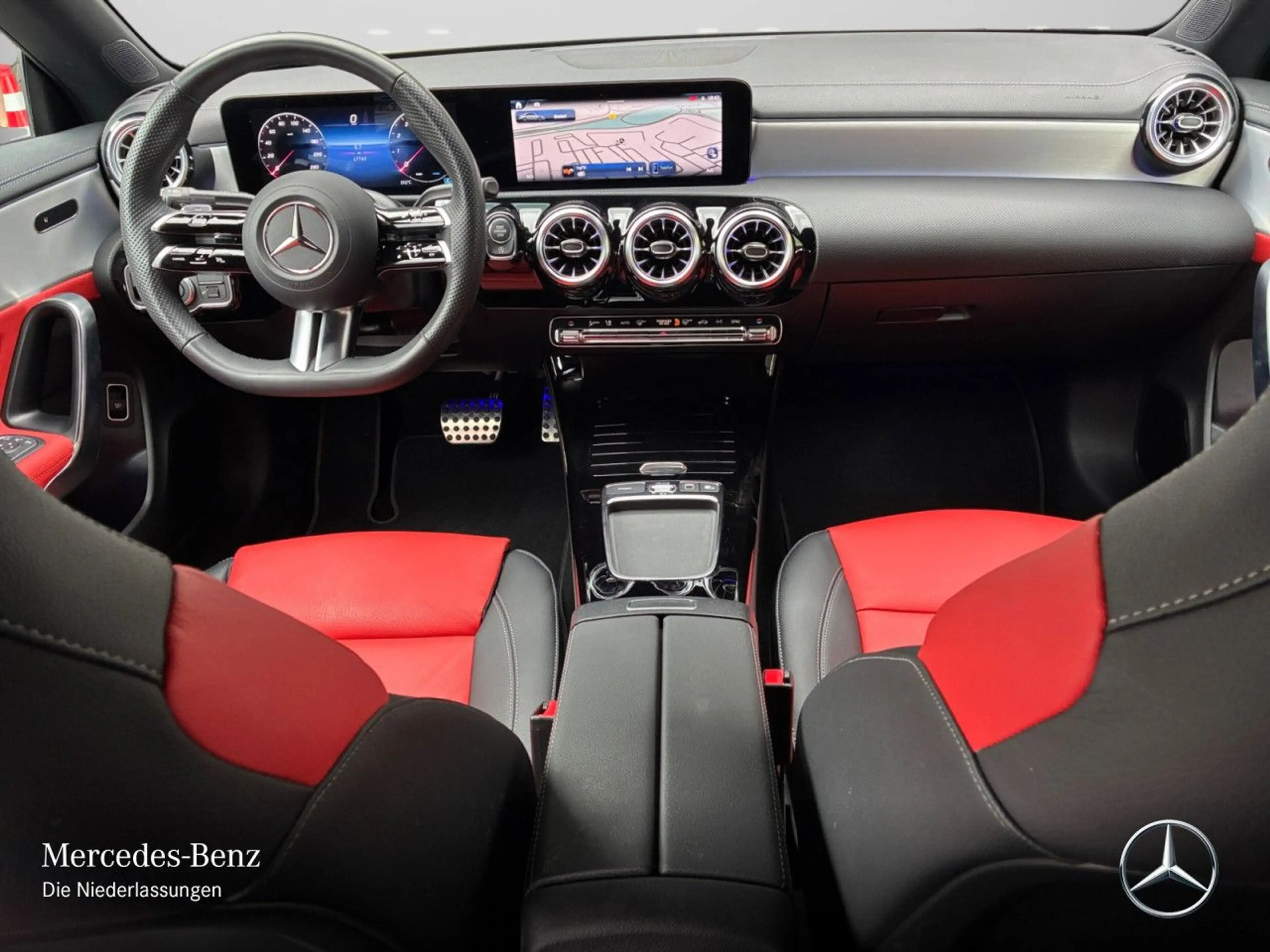 Mercedes-Benz CLA 200 AMG+NIGHT+360°+AHK+MULTIBEAM+TOTW+KEYLESS — photo 13